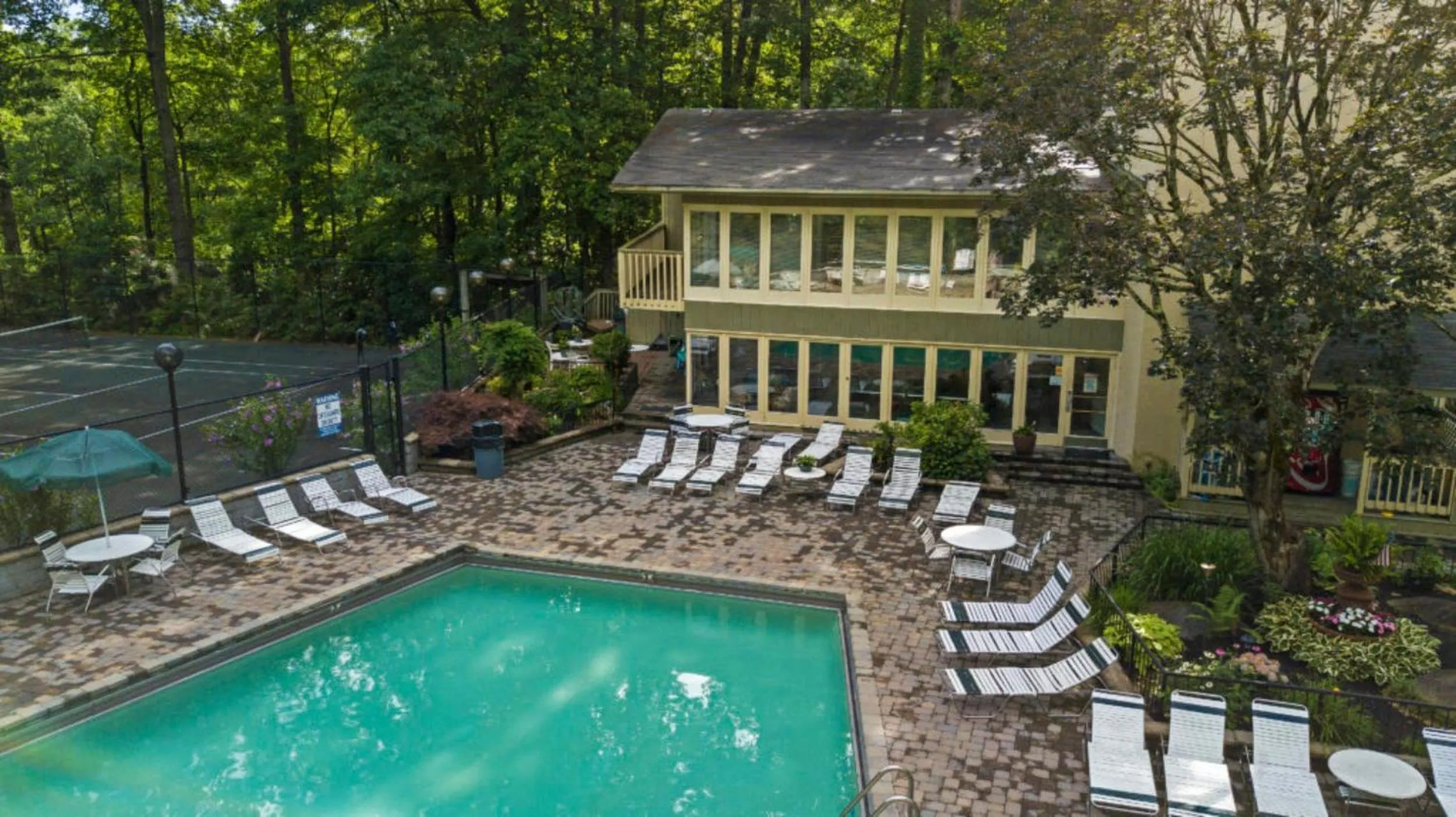 Smoky Bear Hideaway