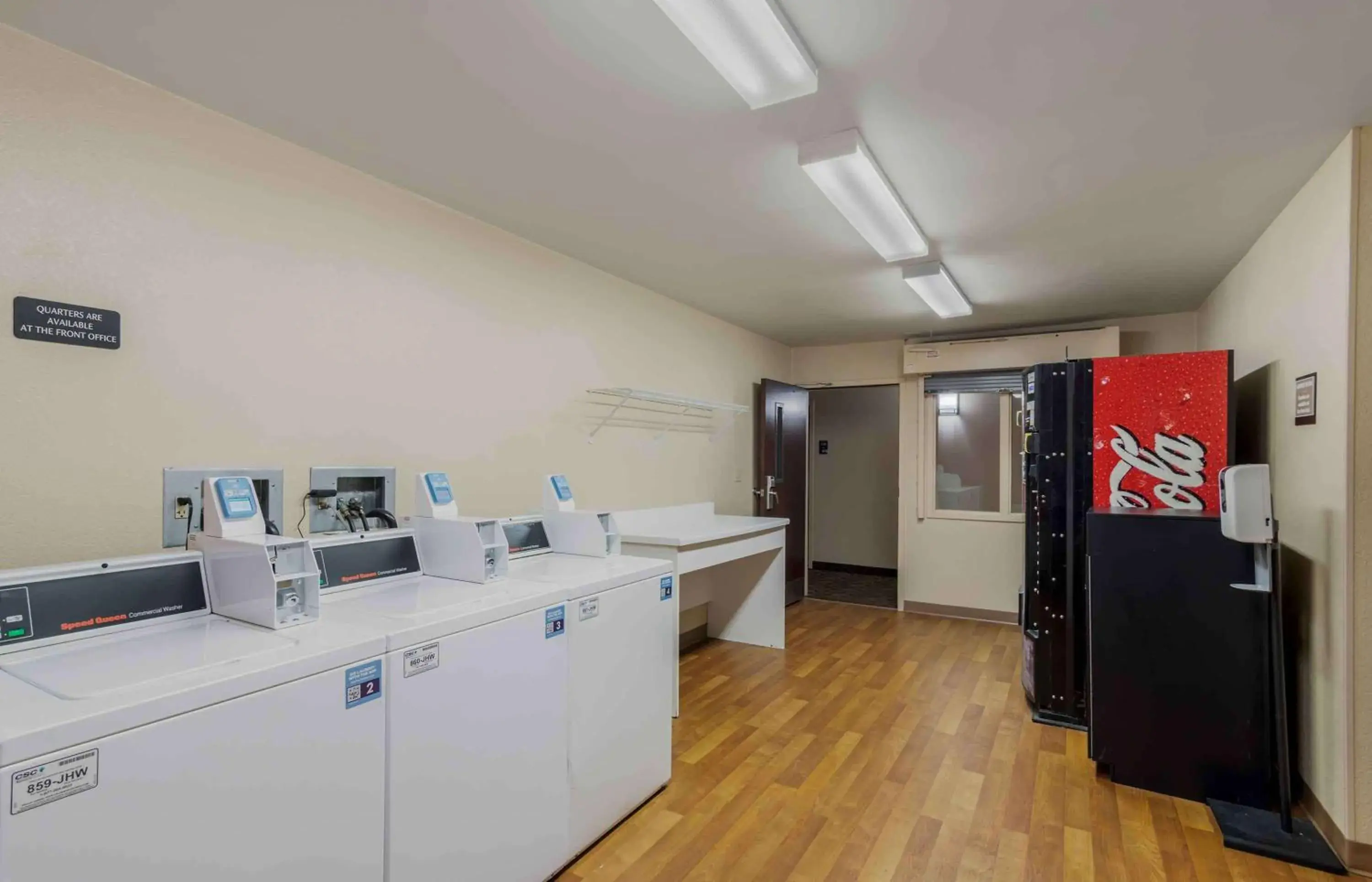 Property building in Extended Stay America Select Suites - Atlanta - Alpharetta - Rock Mill Rd Property building in Extended Stay America Select Suites - Atlanta - Alpharetta - Rock Mill Rd