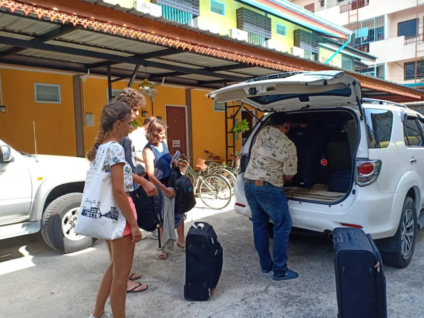 People in Siri Guesthouse