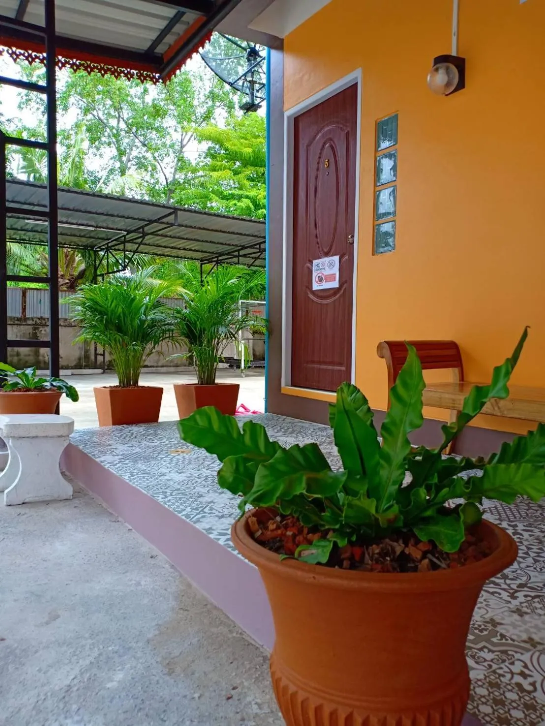 Spring in Siri Guesthouse