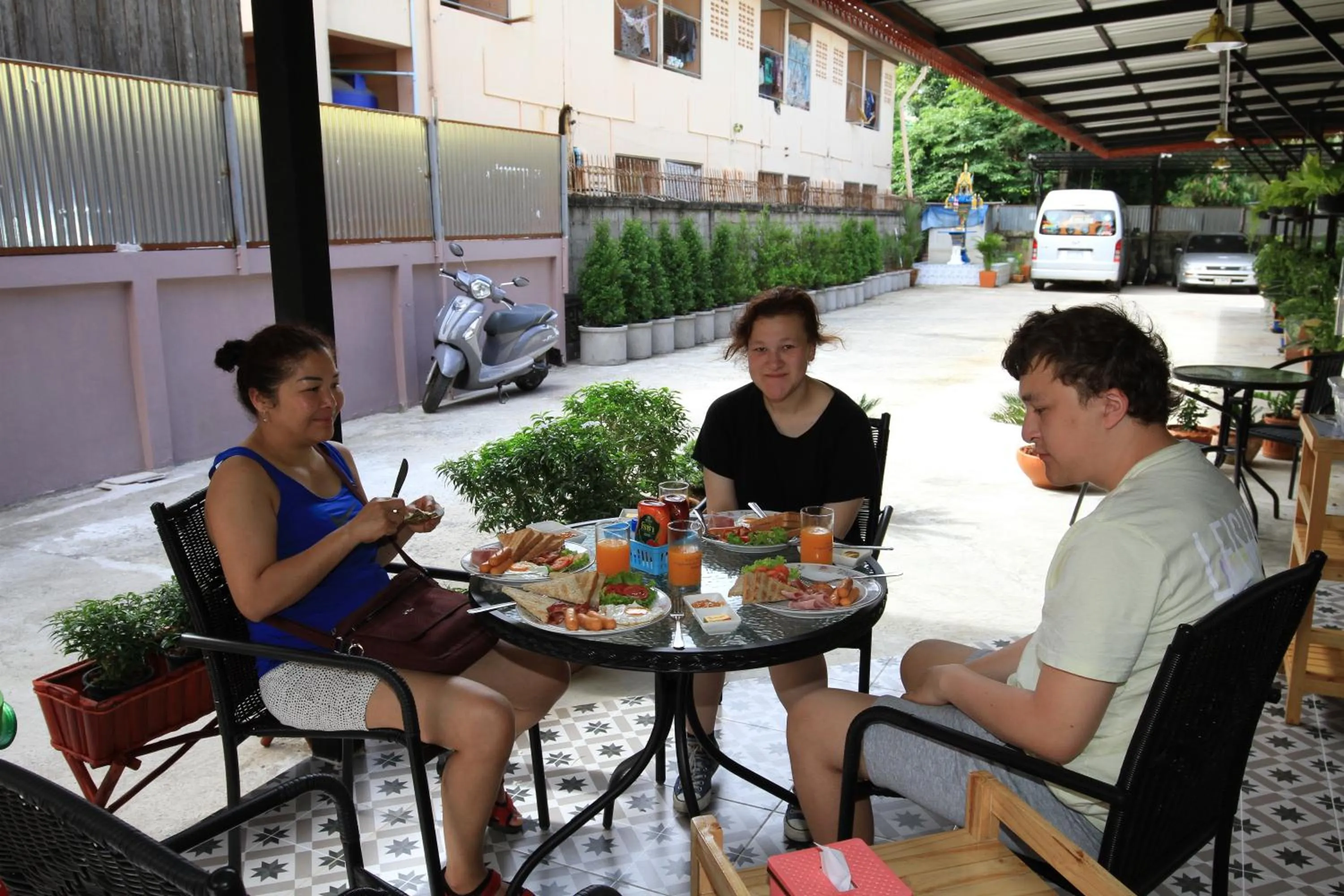 Drinks in Siri Guesthouse