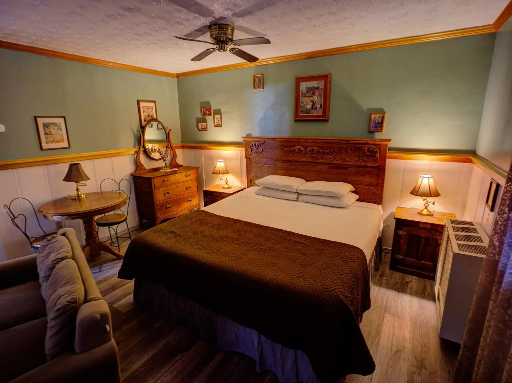 Bed in Cathy's Cottages