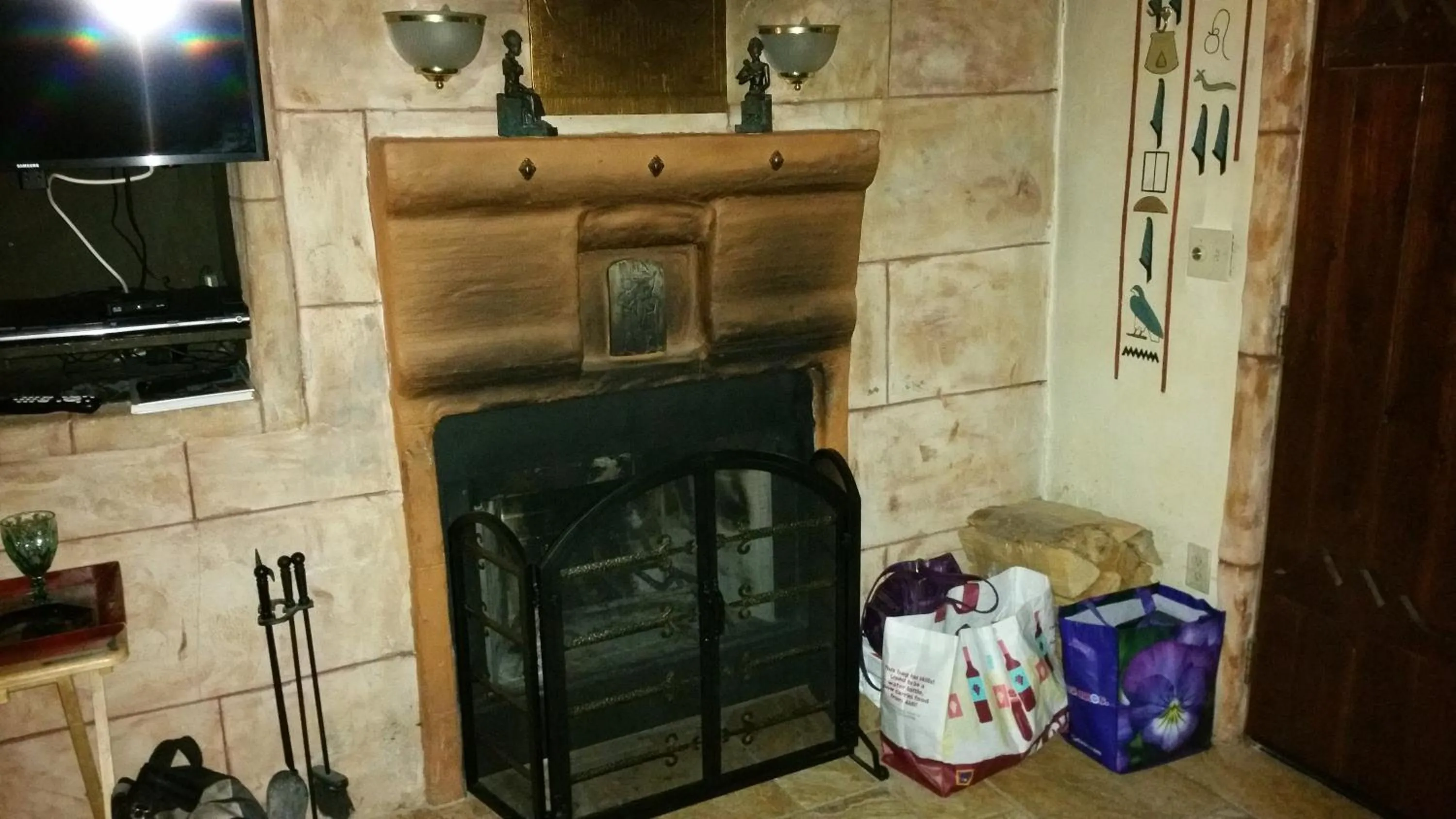 Decorative detail in Castle Wood Theme Cottages- COUPLES ONLY