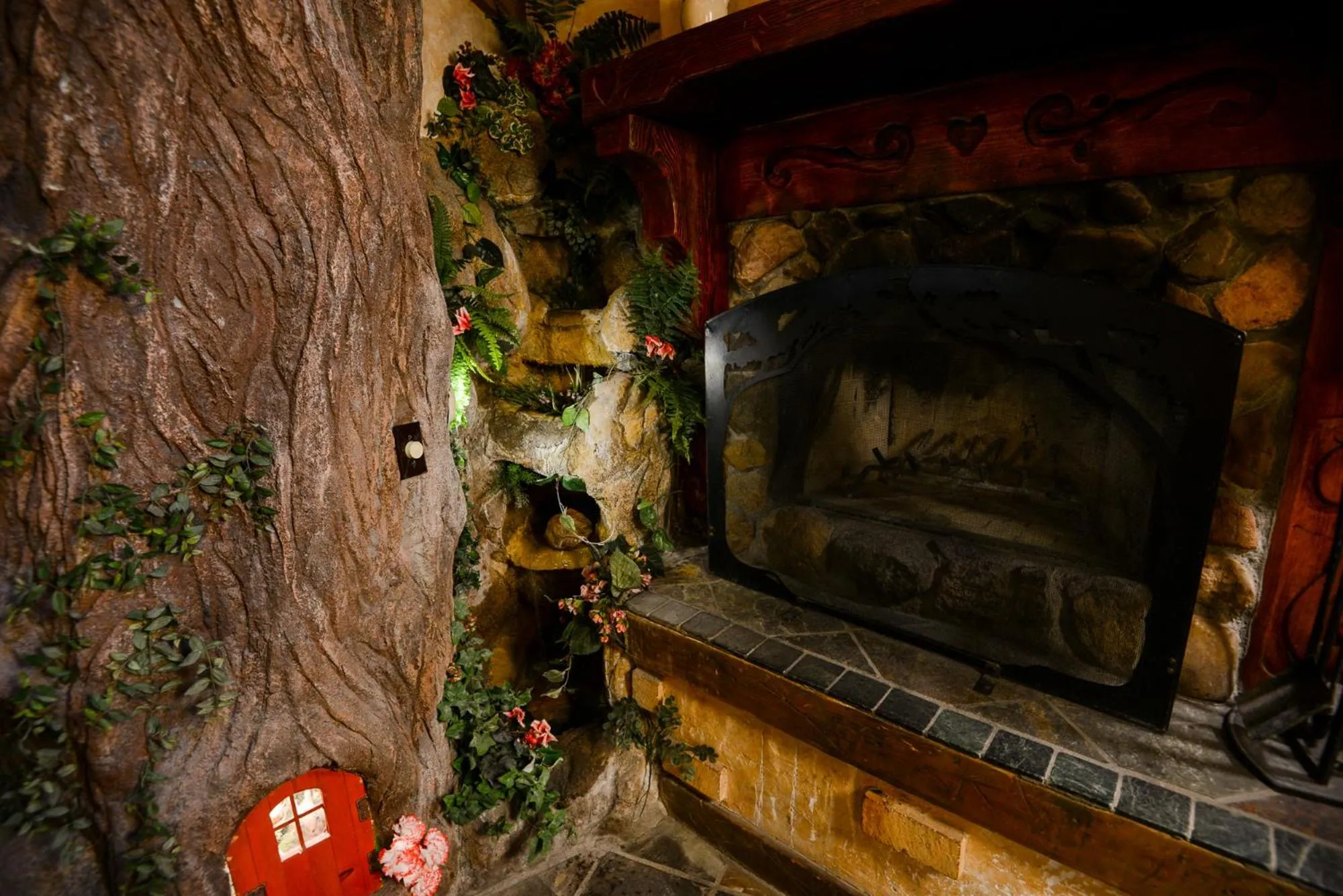 flat iron in Castle Wood Theme Cottages- COUPLES ONLY