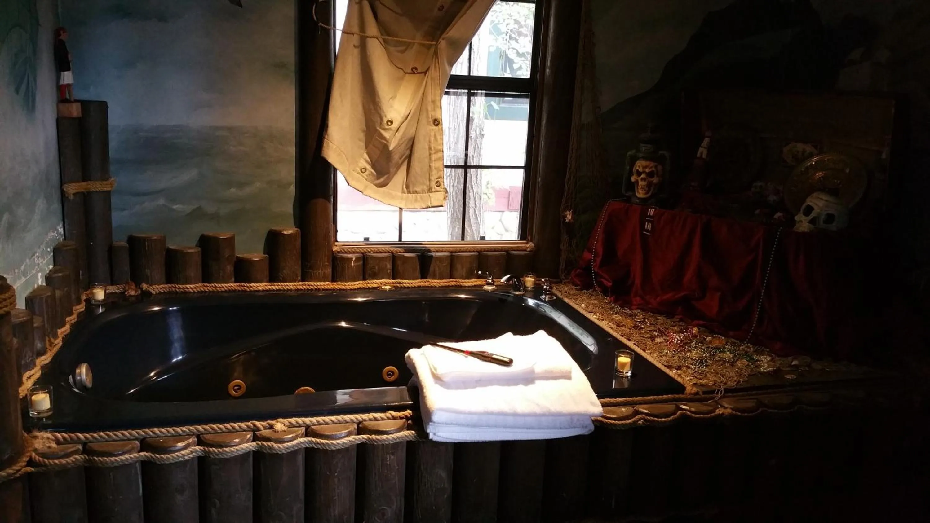 Hot Tub in Castle Wood Theme Cottages- COUPLES ONLY