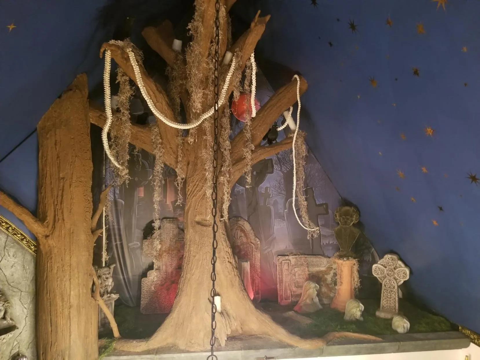 Decorative detail in Castle Wood Theme Cottages- COUPLES ONLY