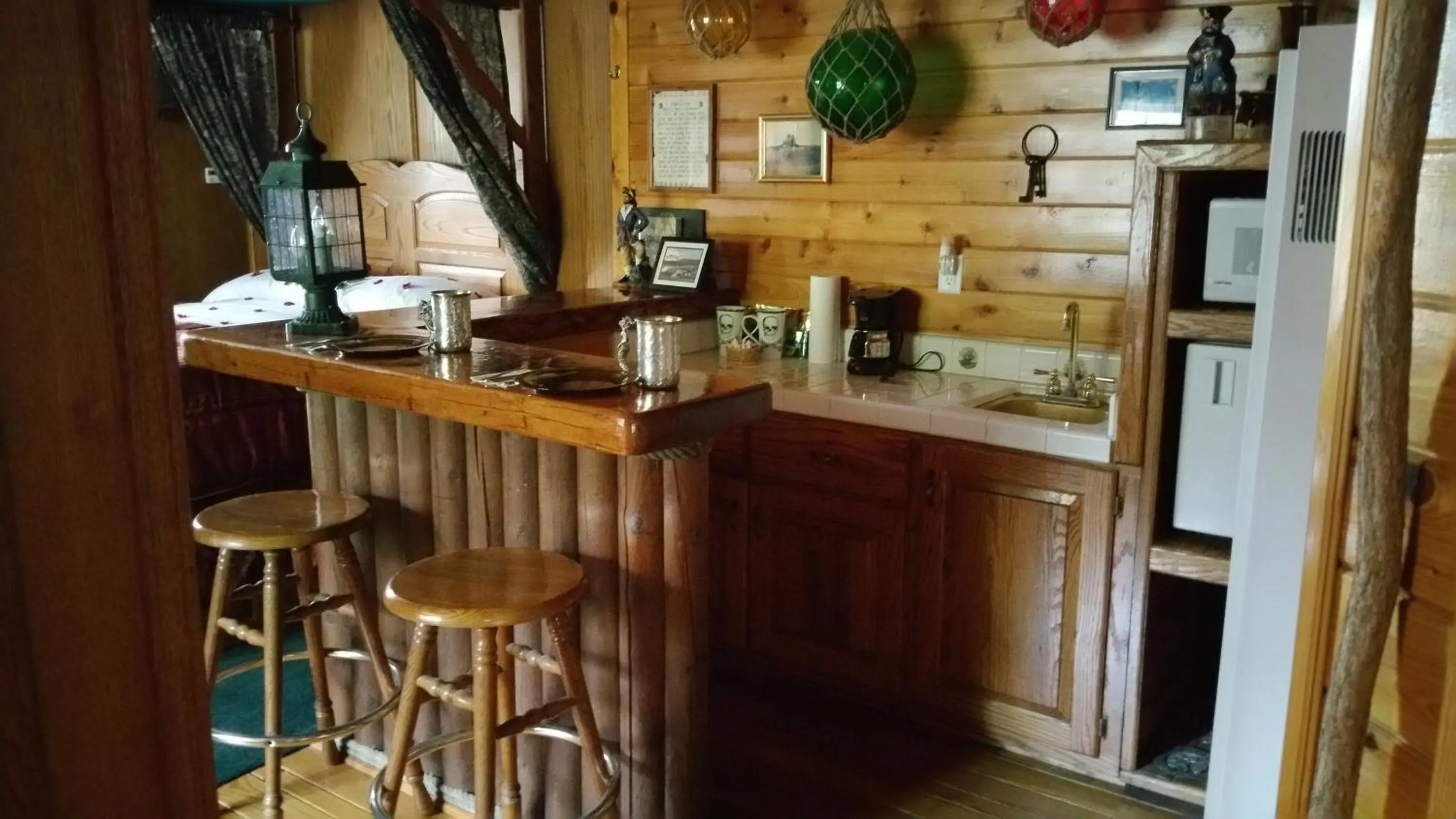 Coffee/tea facilities in Castle Wood Theme Cottages- COUPLES ONLY