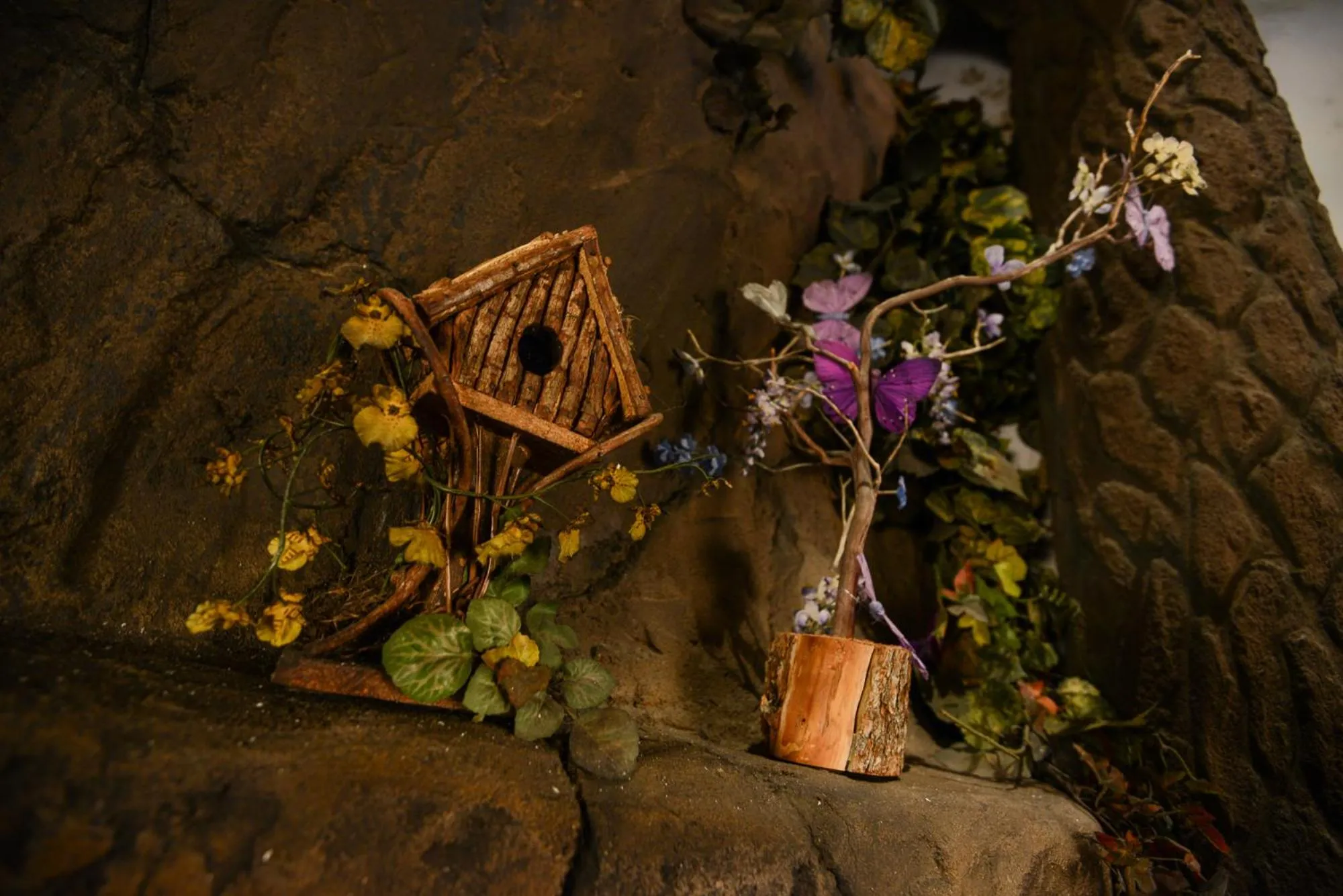 Decorative detail in Castle Wood Theme Cottages- COUPLES ONLY