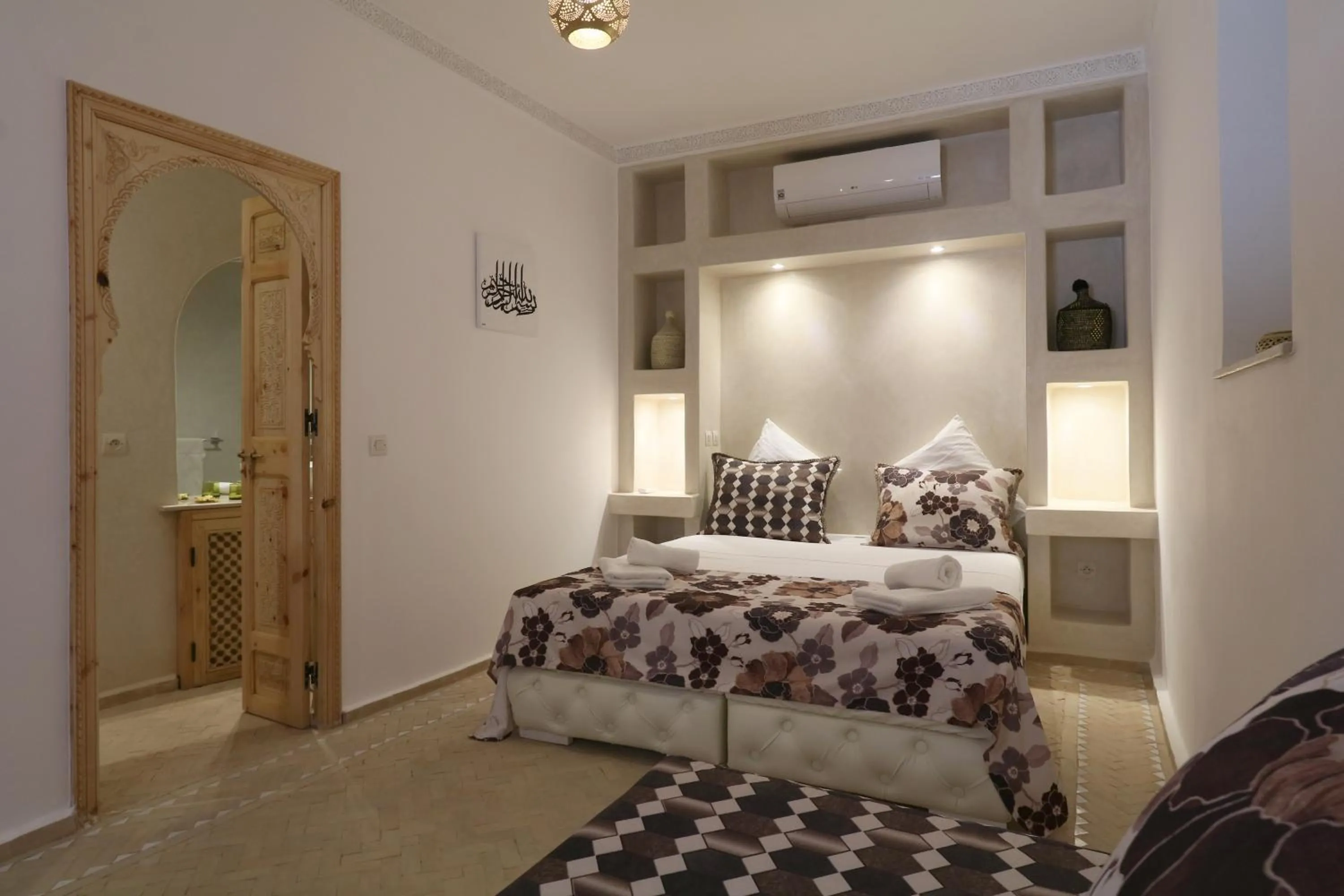 Photo of the whole room, Bed in Riad Le Twenty 6