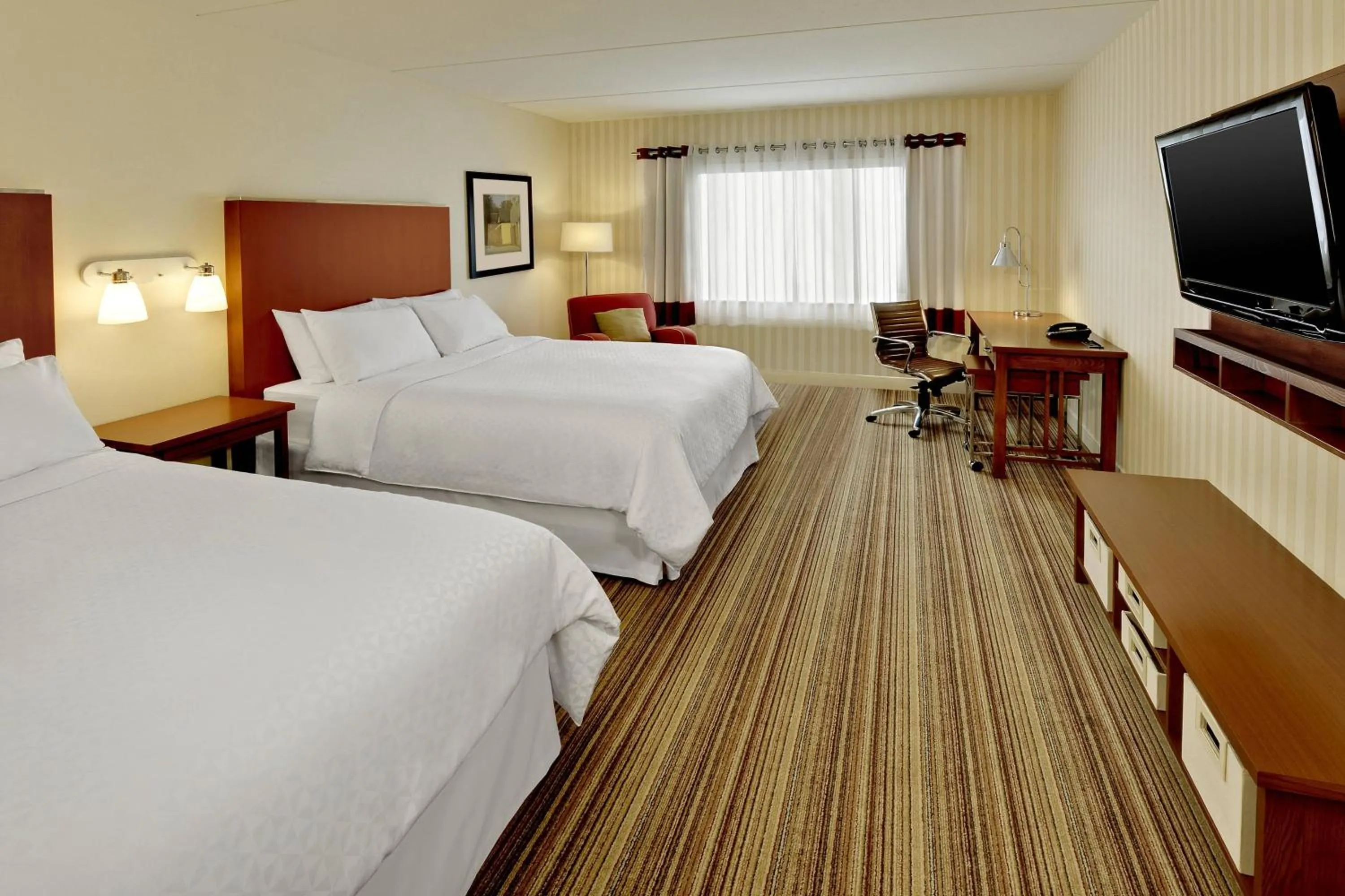 Photo of the whole room, Bed in Four Points by Sheraton Cambridge Kitchener, Ontario