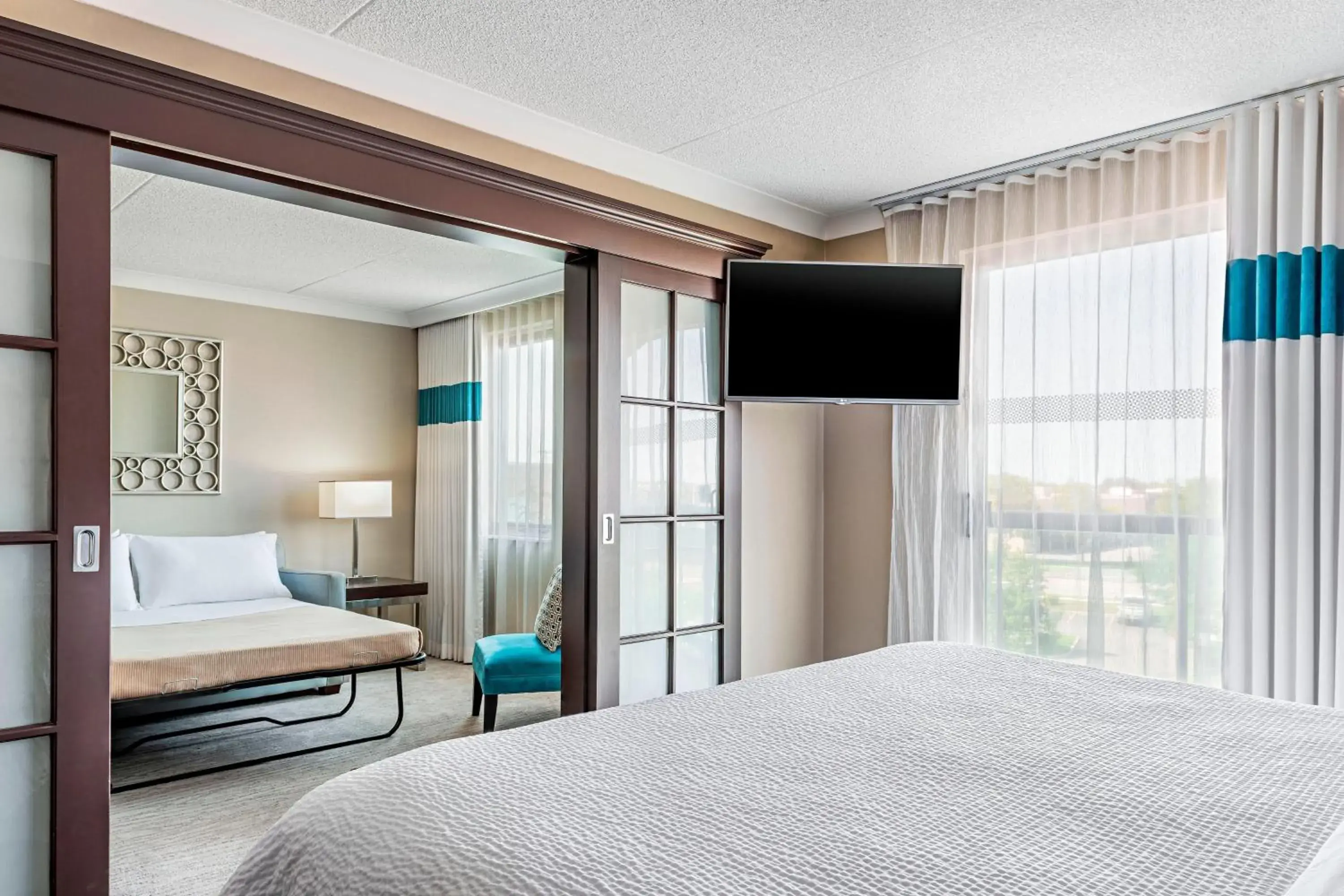 Suite with Spa Bath in Four Points by Sheraton London Suite with Spa Bath in Four Points by Sheraton London