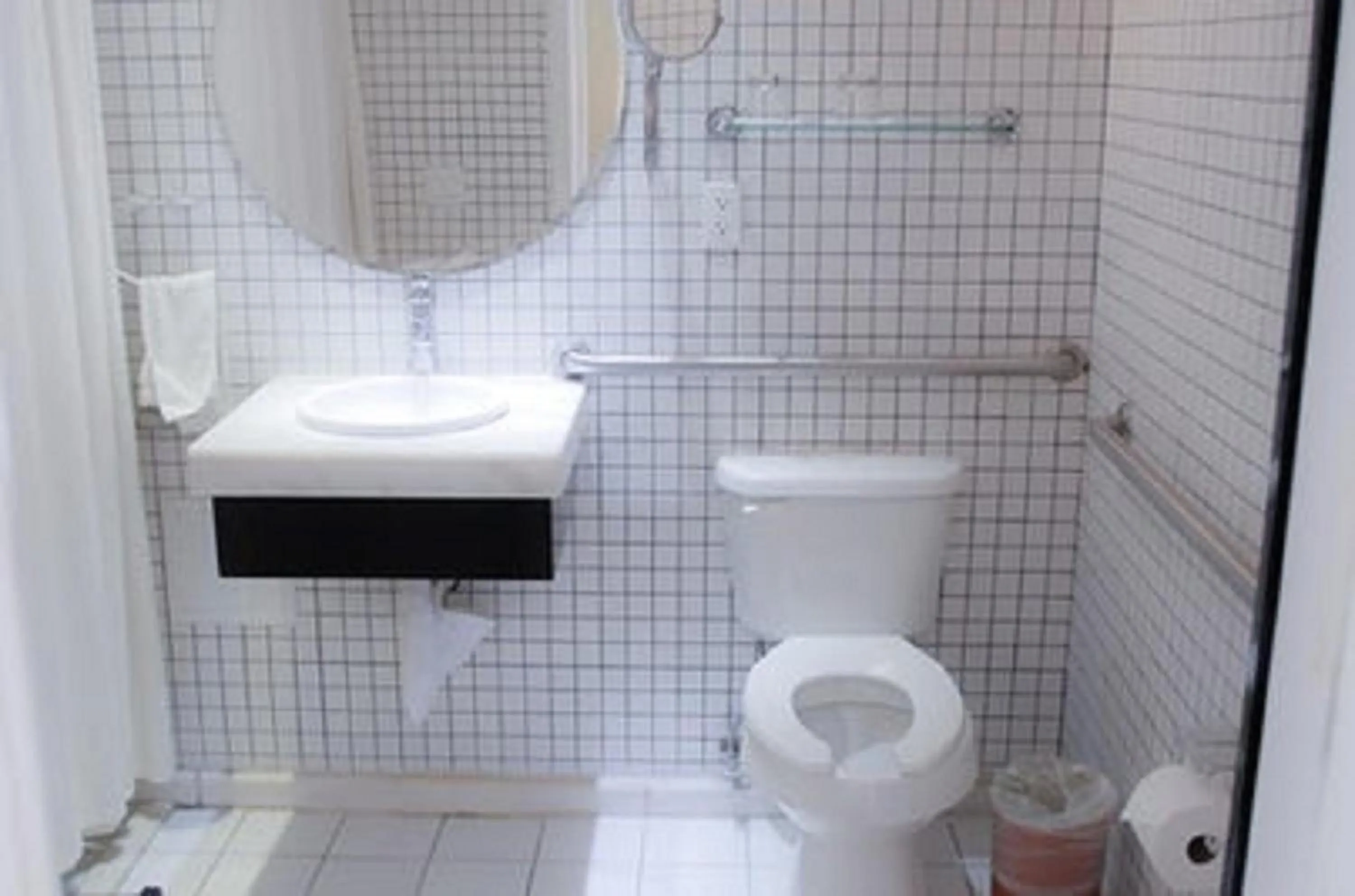 Toilet in AIRPORT HOTEL Entebbe