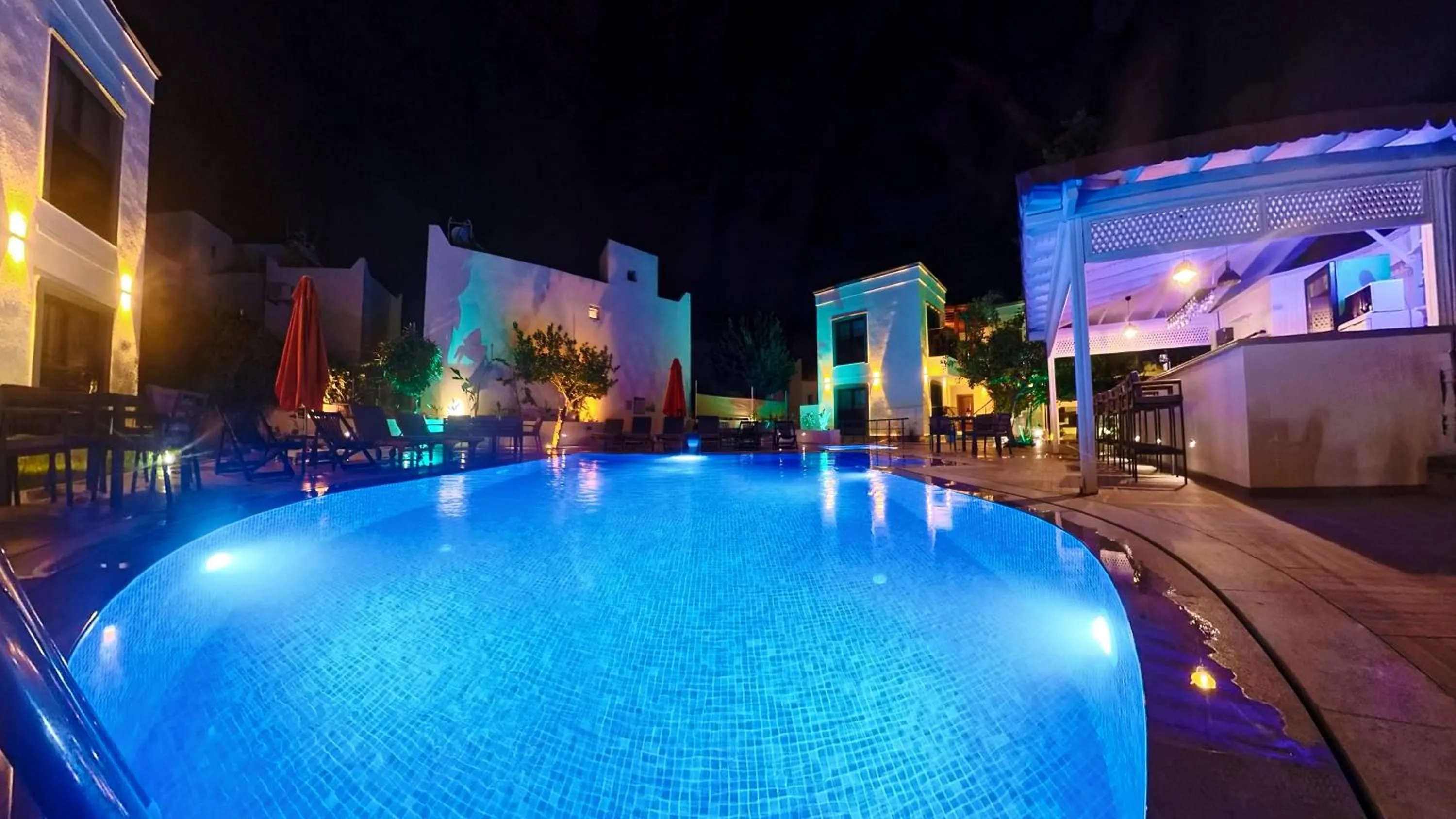 Night in Derin Apart Hotel Bodrum