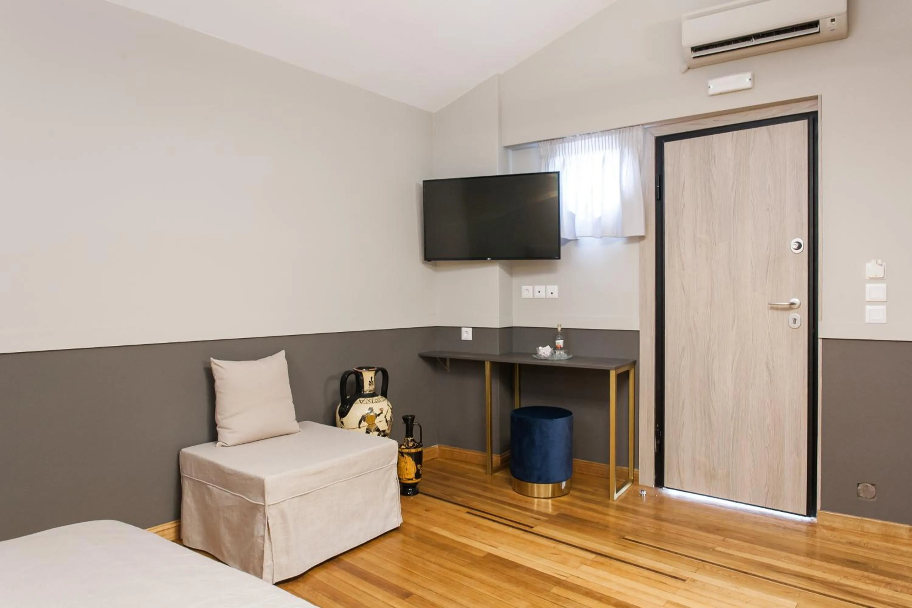 Facade/entrance, Bed in Step One | Luxury Suites right in the heart of Acropolis next to metro station