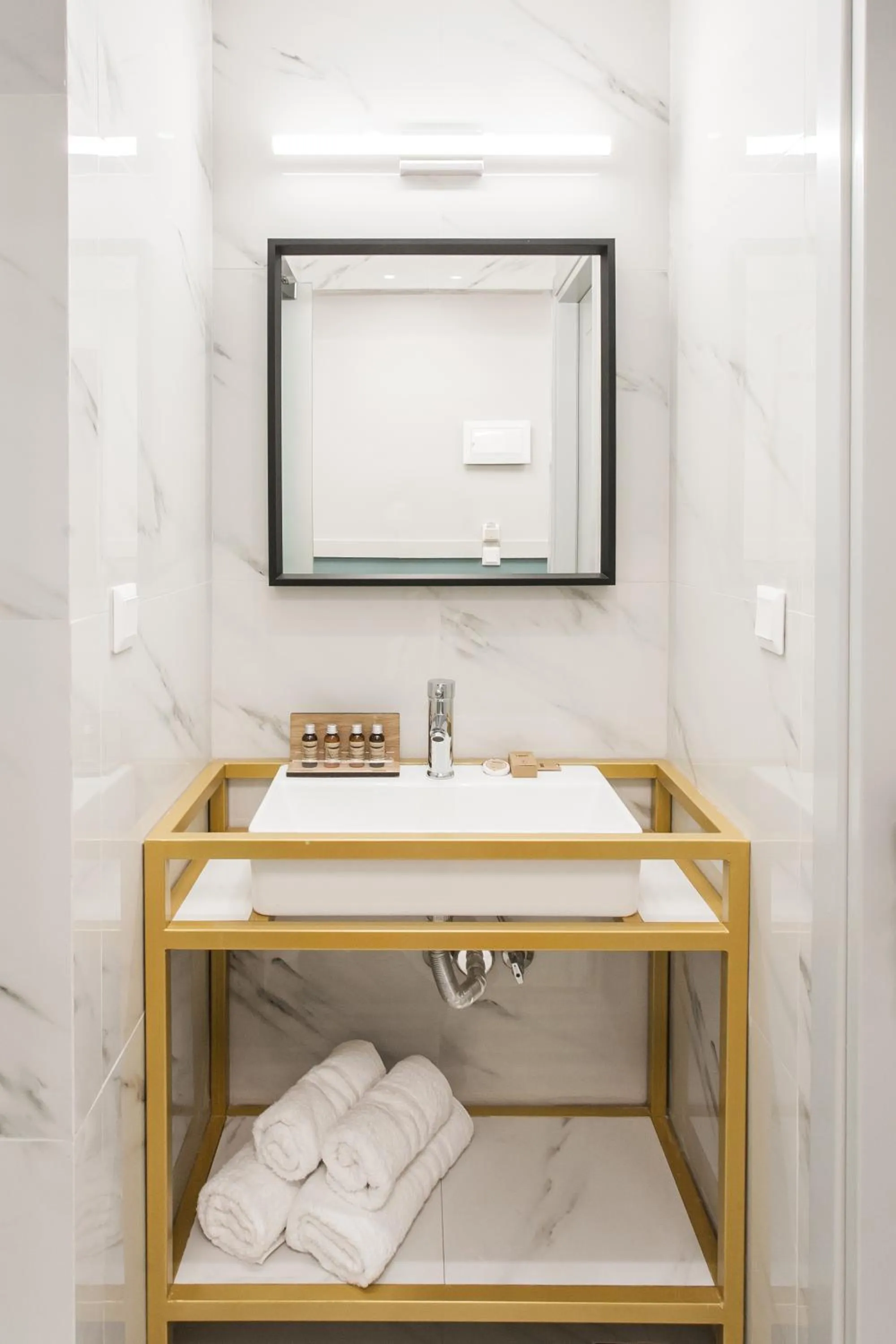 Bathroom in Step One | Luxury Suites right in the heart of Acropolis next to metro station