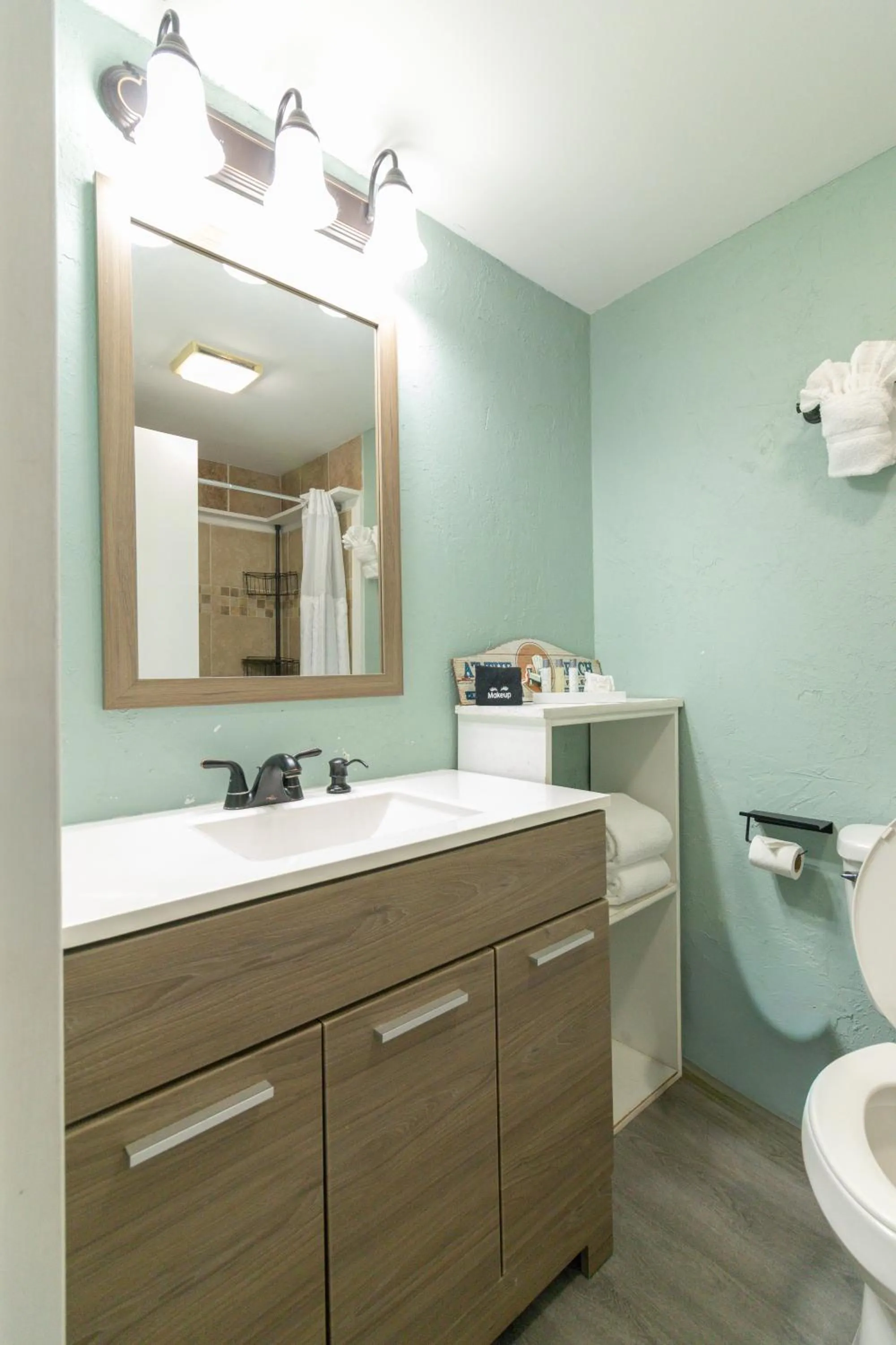 Bathroom in Palm Suites