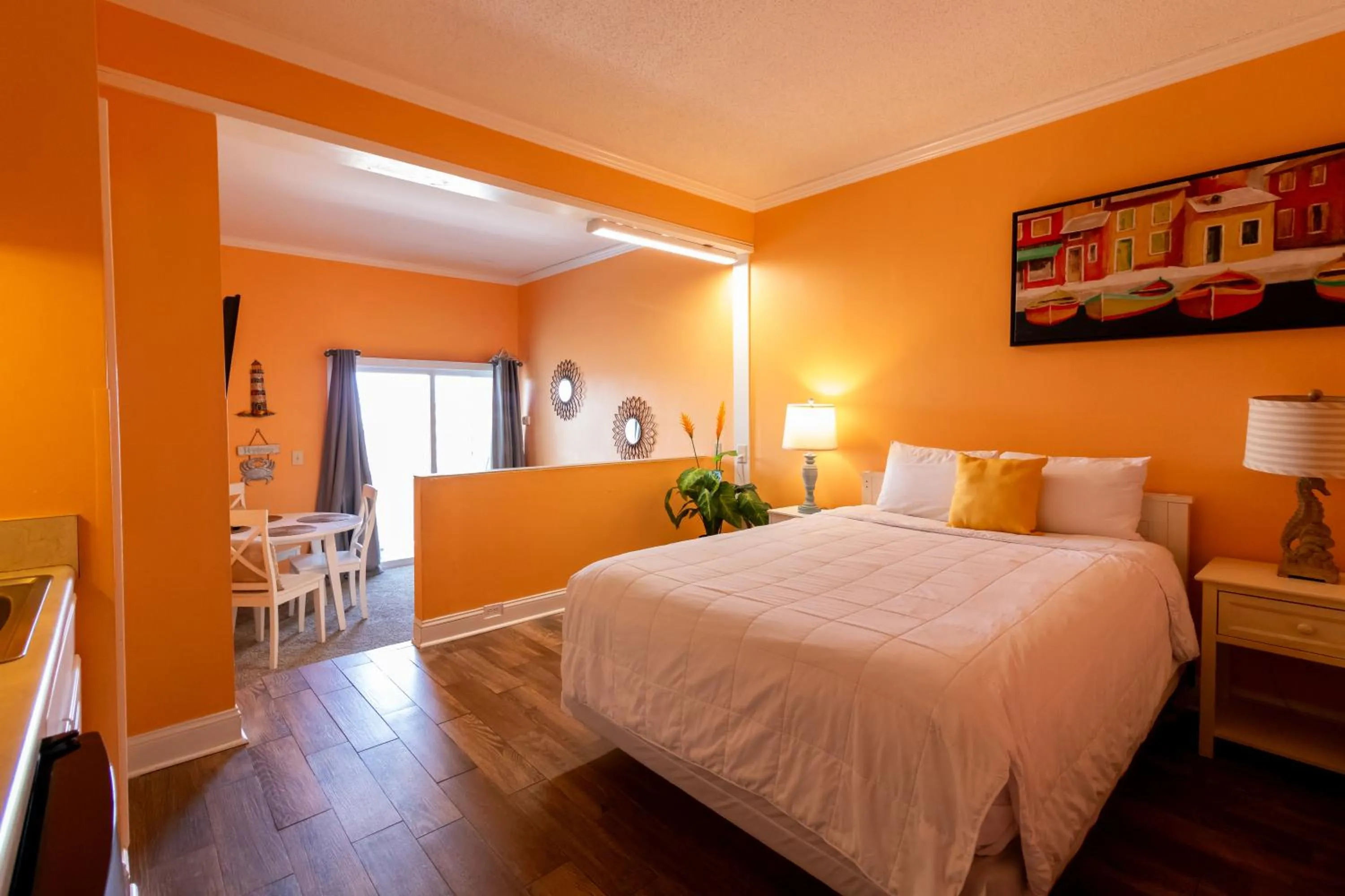 Bedroom, Bed in Palm Suites