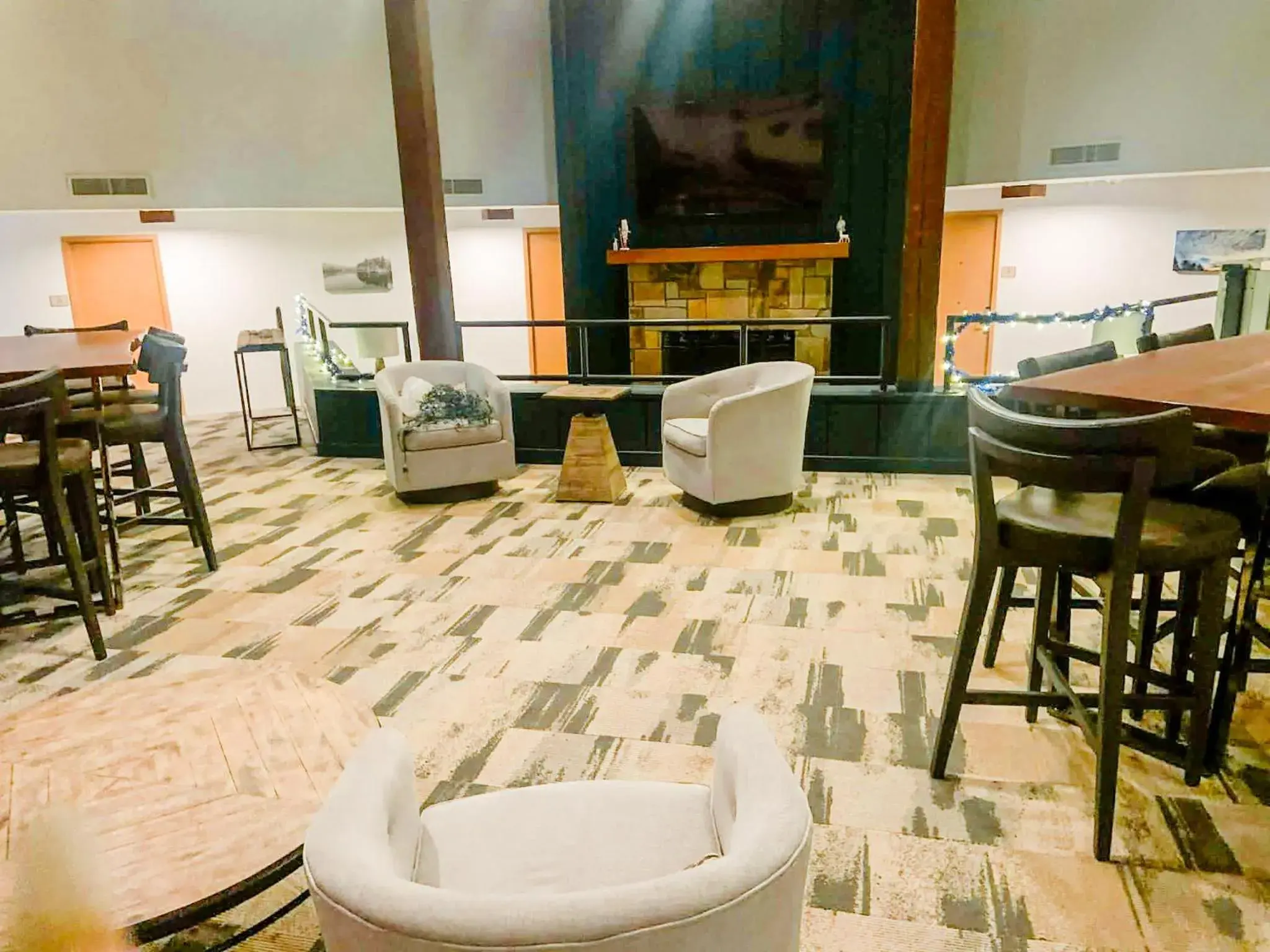 Standard King Room in Unicoi State Park & Lodge Standard King Room in Unicoi State Park & Lodge