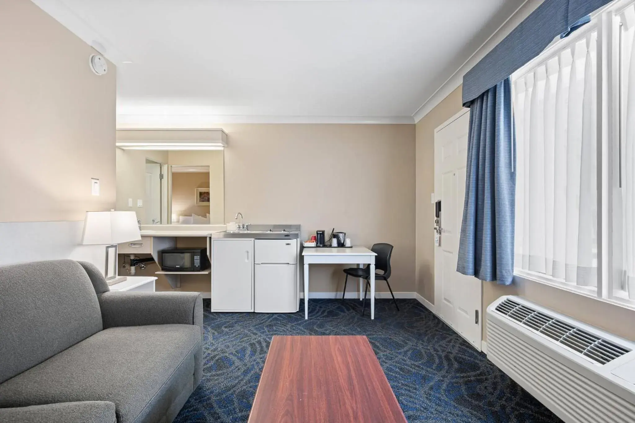 Quadruple Room in Glenwood Inn & Suites Quadruple Room in Glenwood Inn & Suites