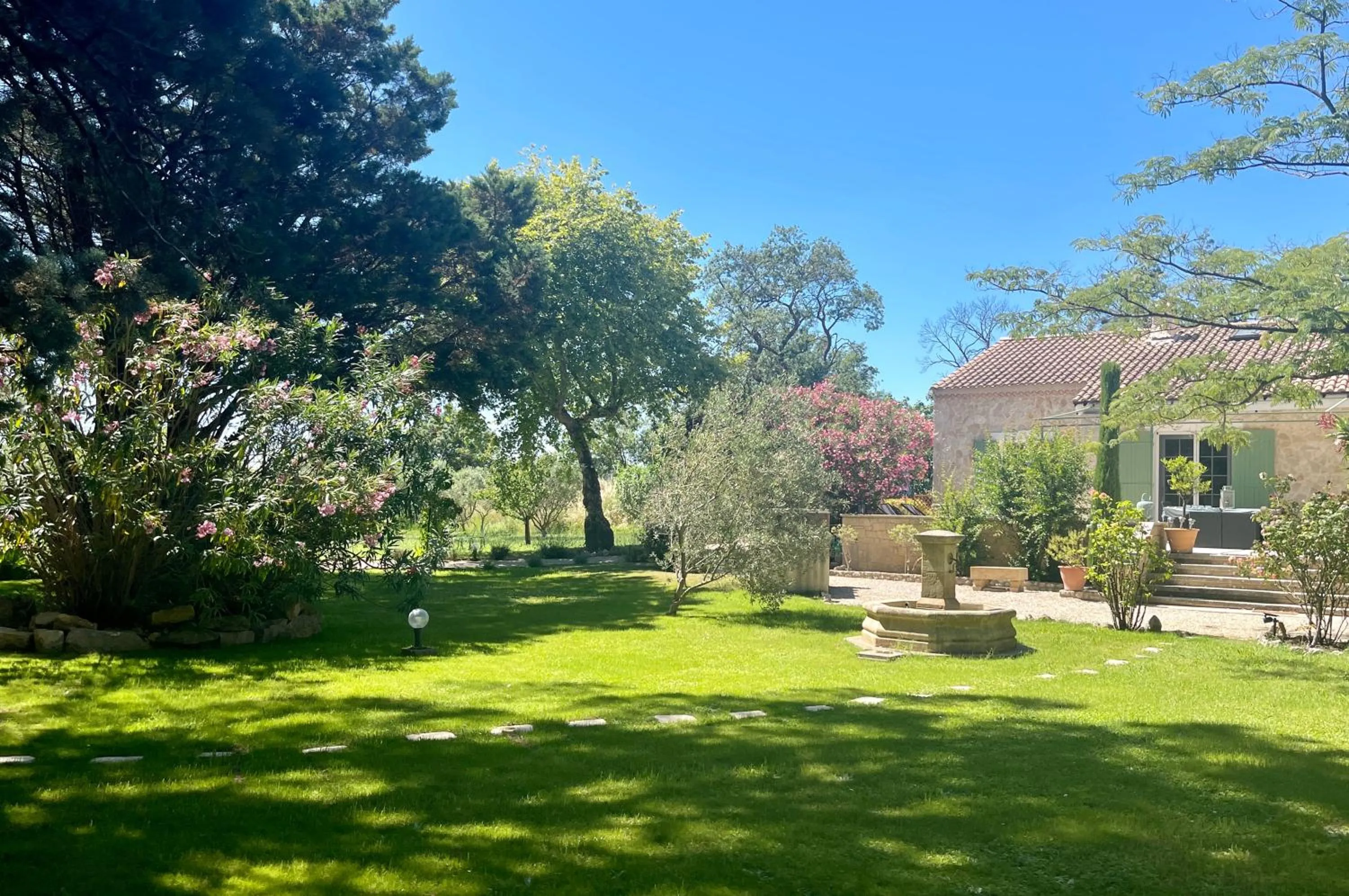 Garden in Domaine Au Coeur des Alpilles