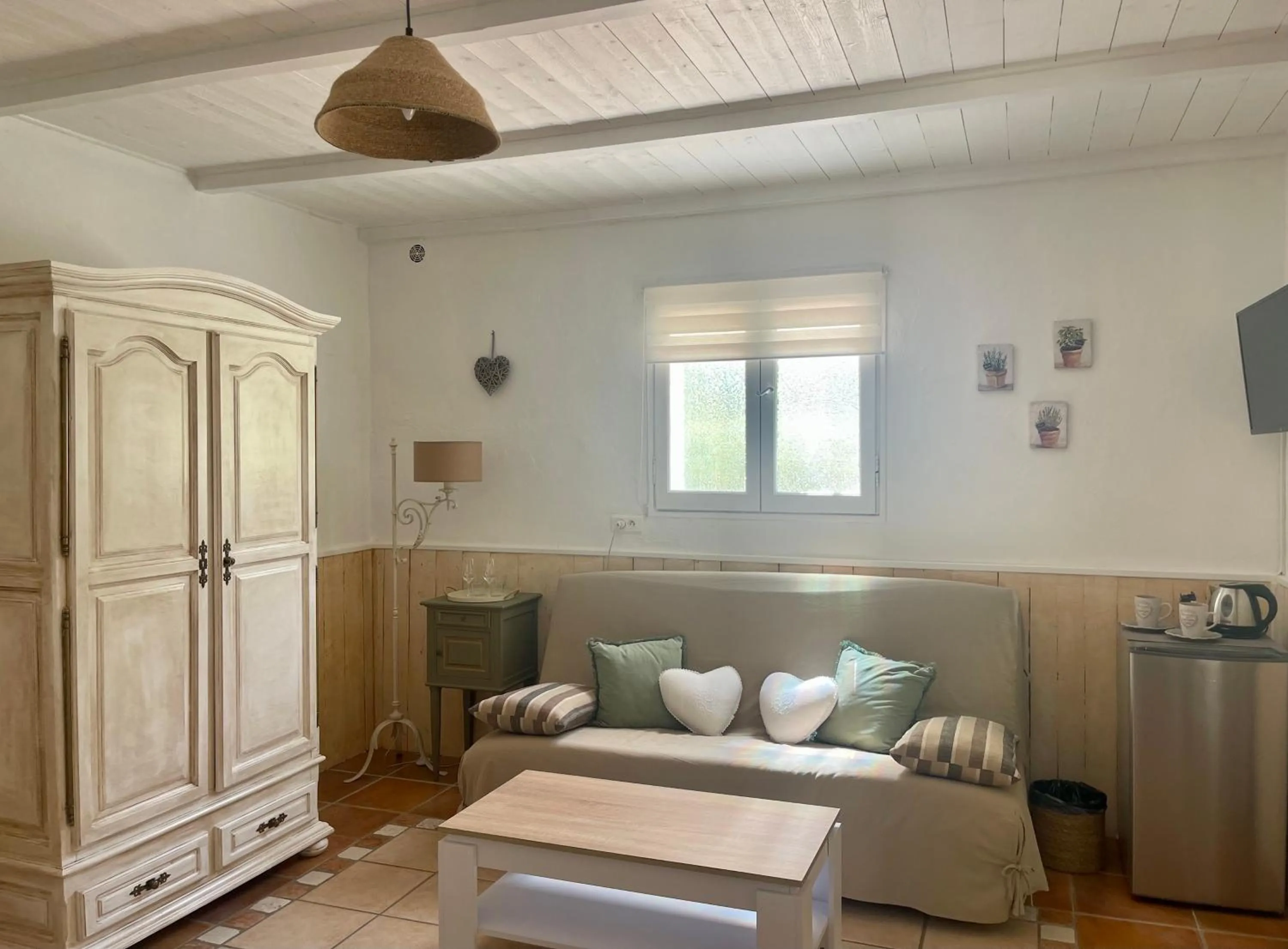 Photo of the whole room in Domaine Au Coeur des Alpilles