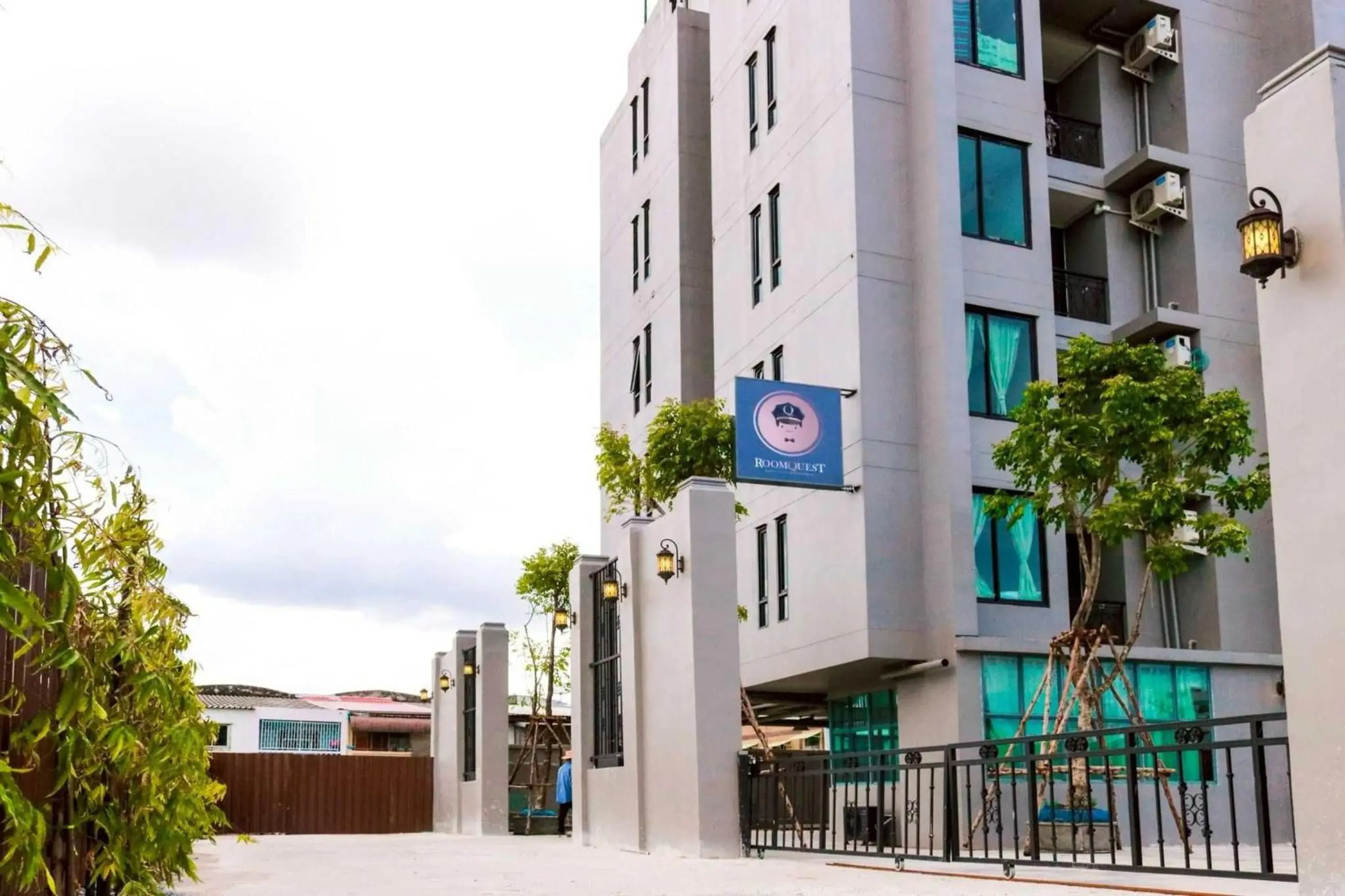 Property building in RQ Bangkok Sukhumvit 107 by Collection O Property building in RQ Bangkok Sukhumvit 107 by Collection O