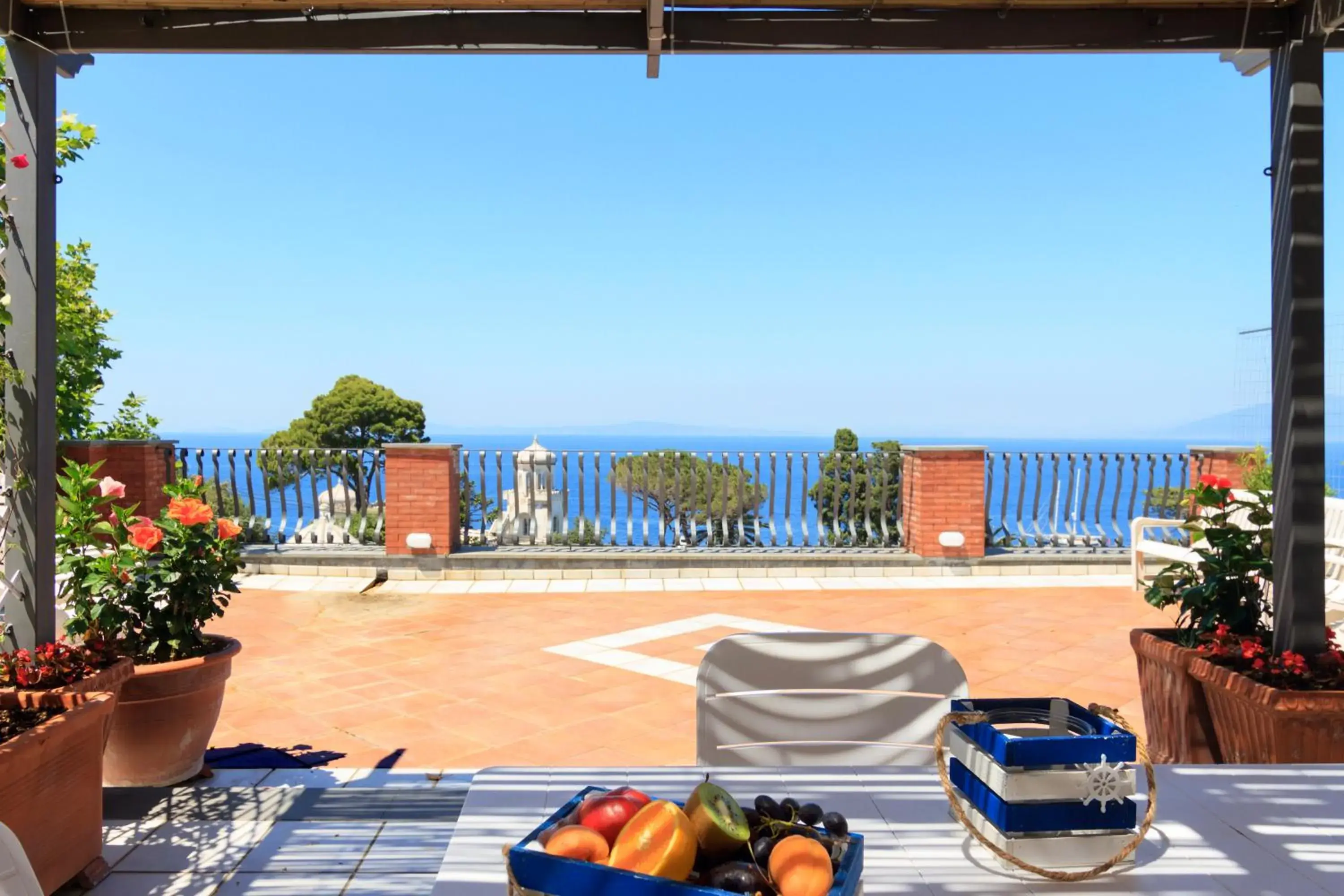 AQUAMARINE Relaxing Capri Suites AQUAMARINE Relaxing Capri Suites