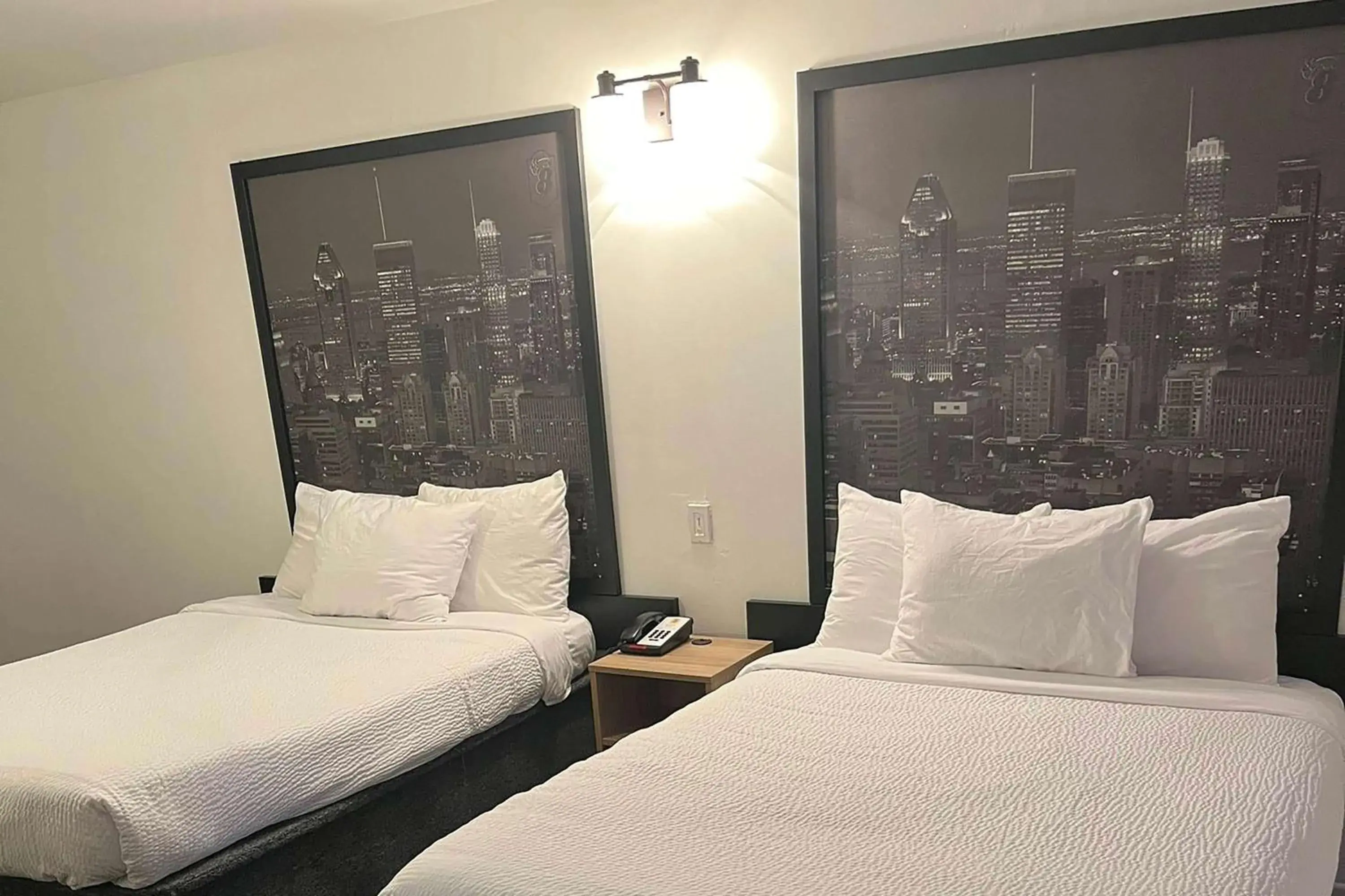 Super 8 by Wyndham Montreal Super 8 by Wyndham Montreal