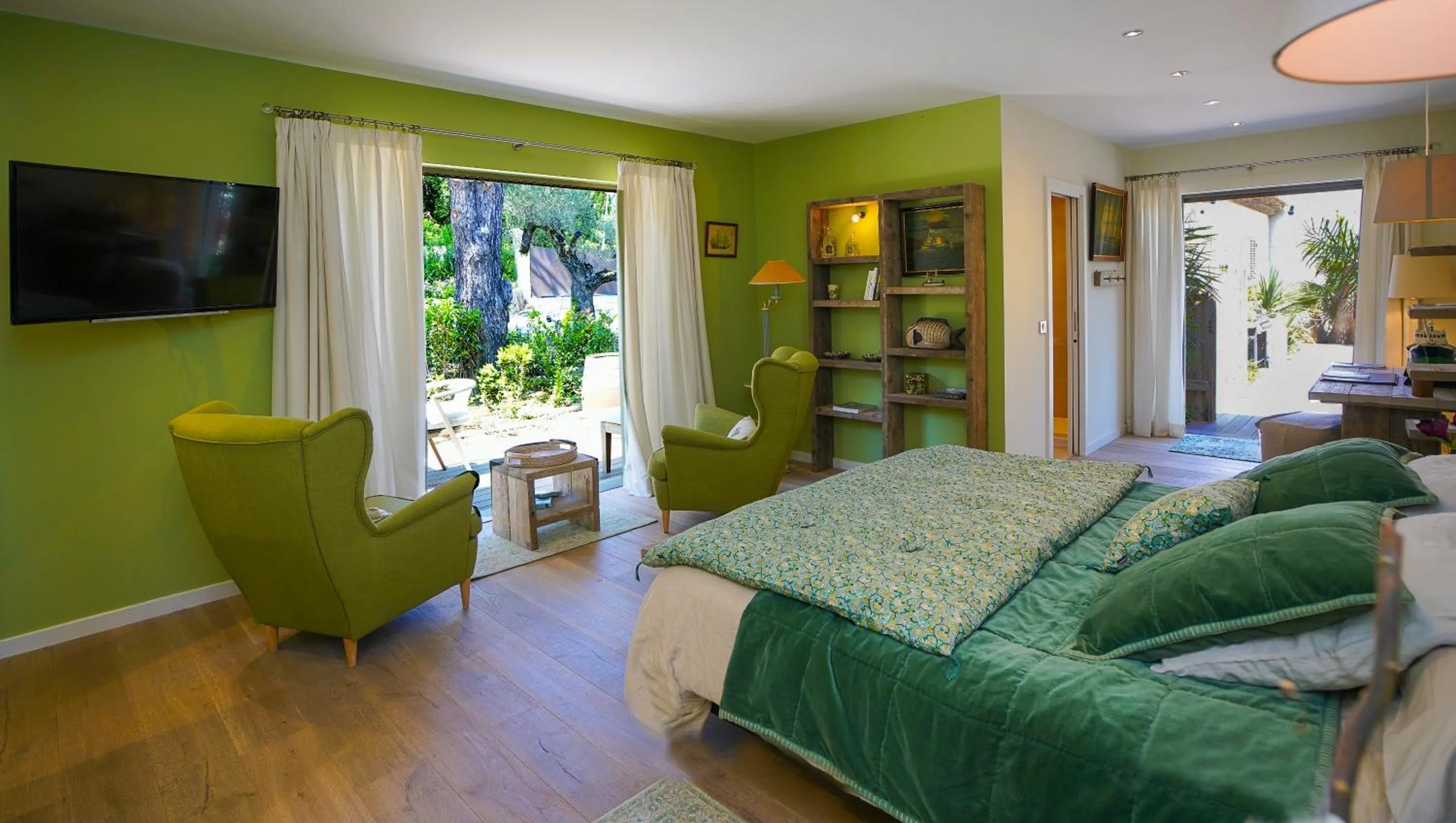 Photo of the whole room in villa Sant-Anna