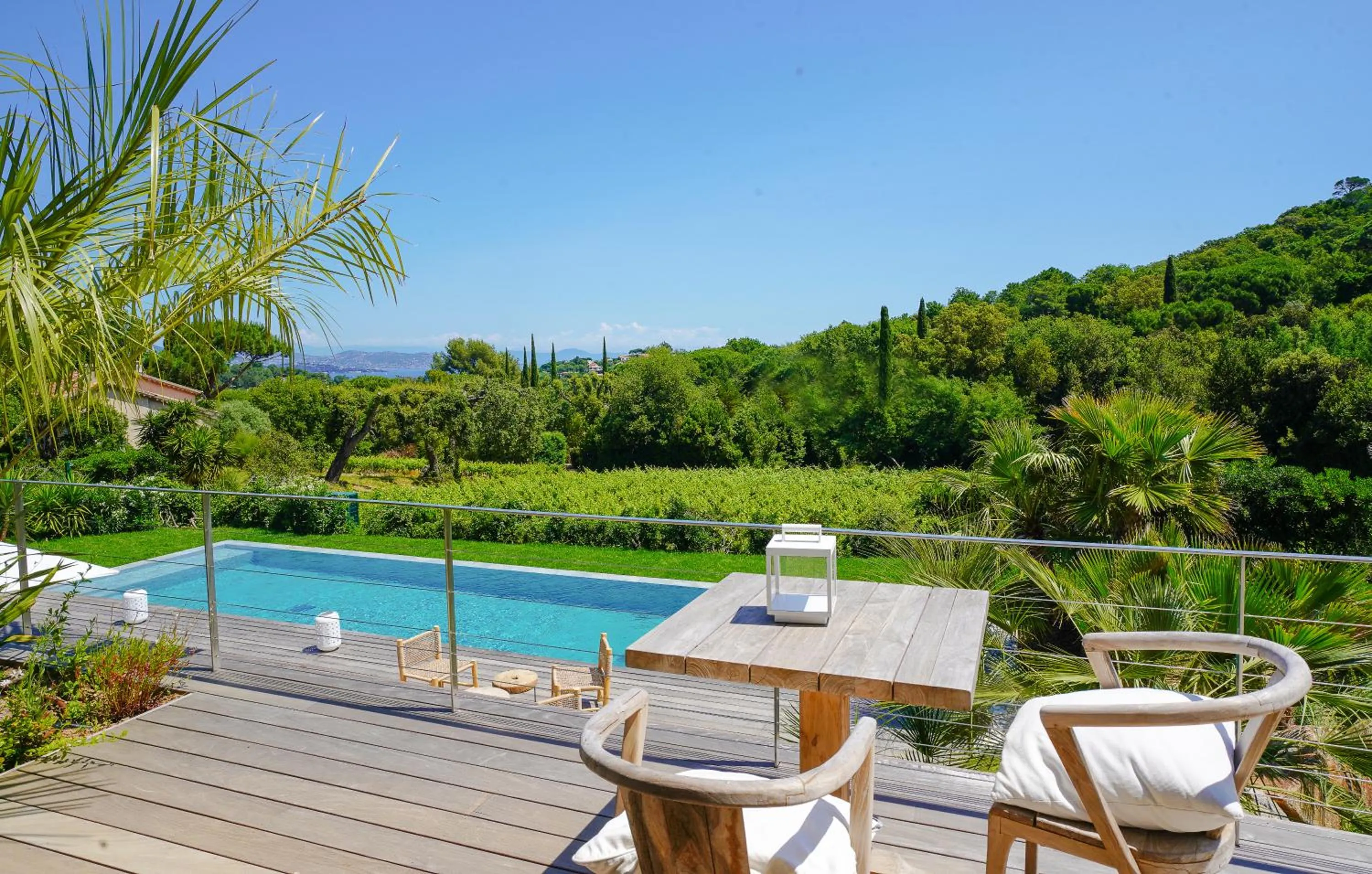 Sea view in villa Sant-Anna