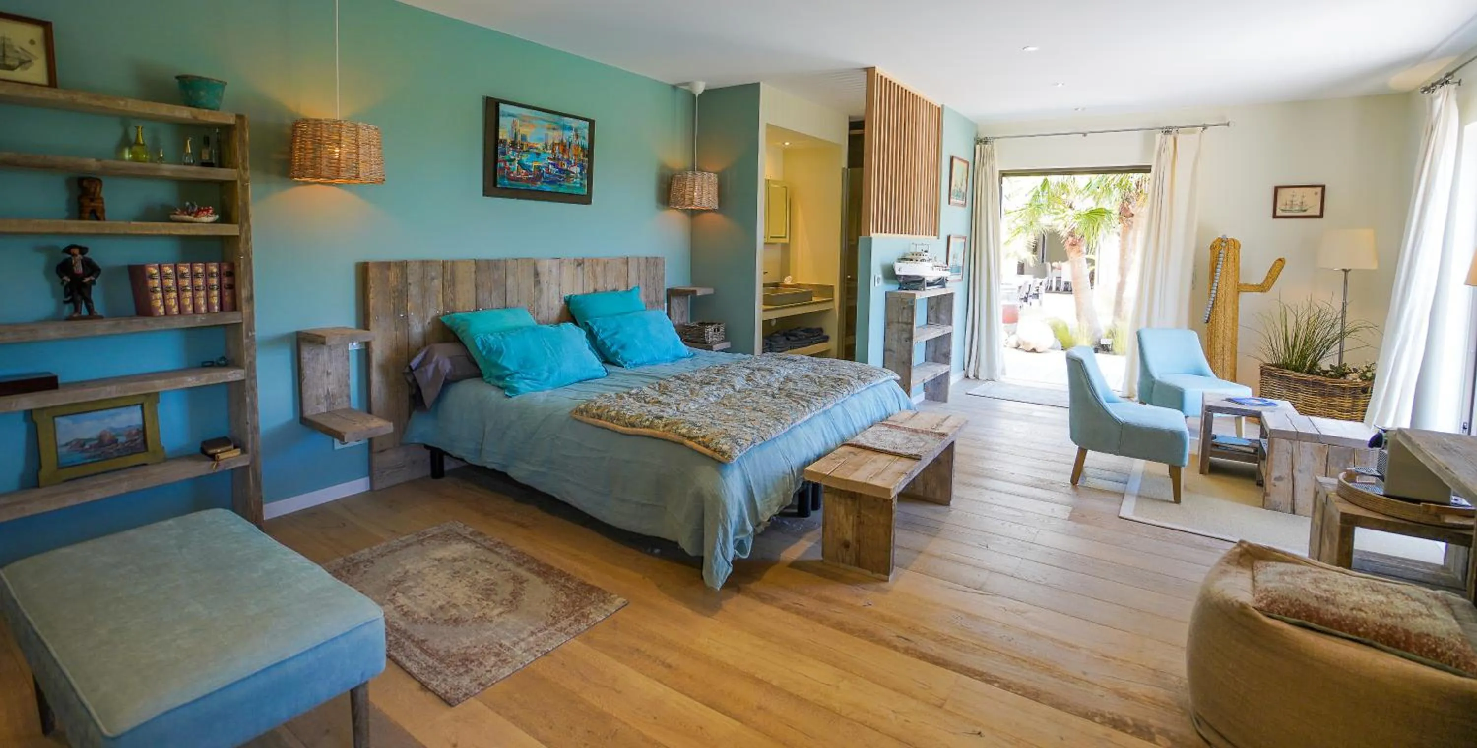 Photo of the whole room in villa Sant-Anna