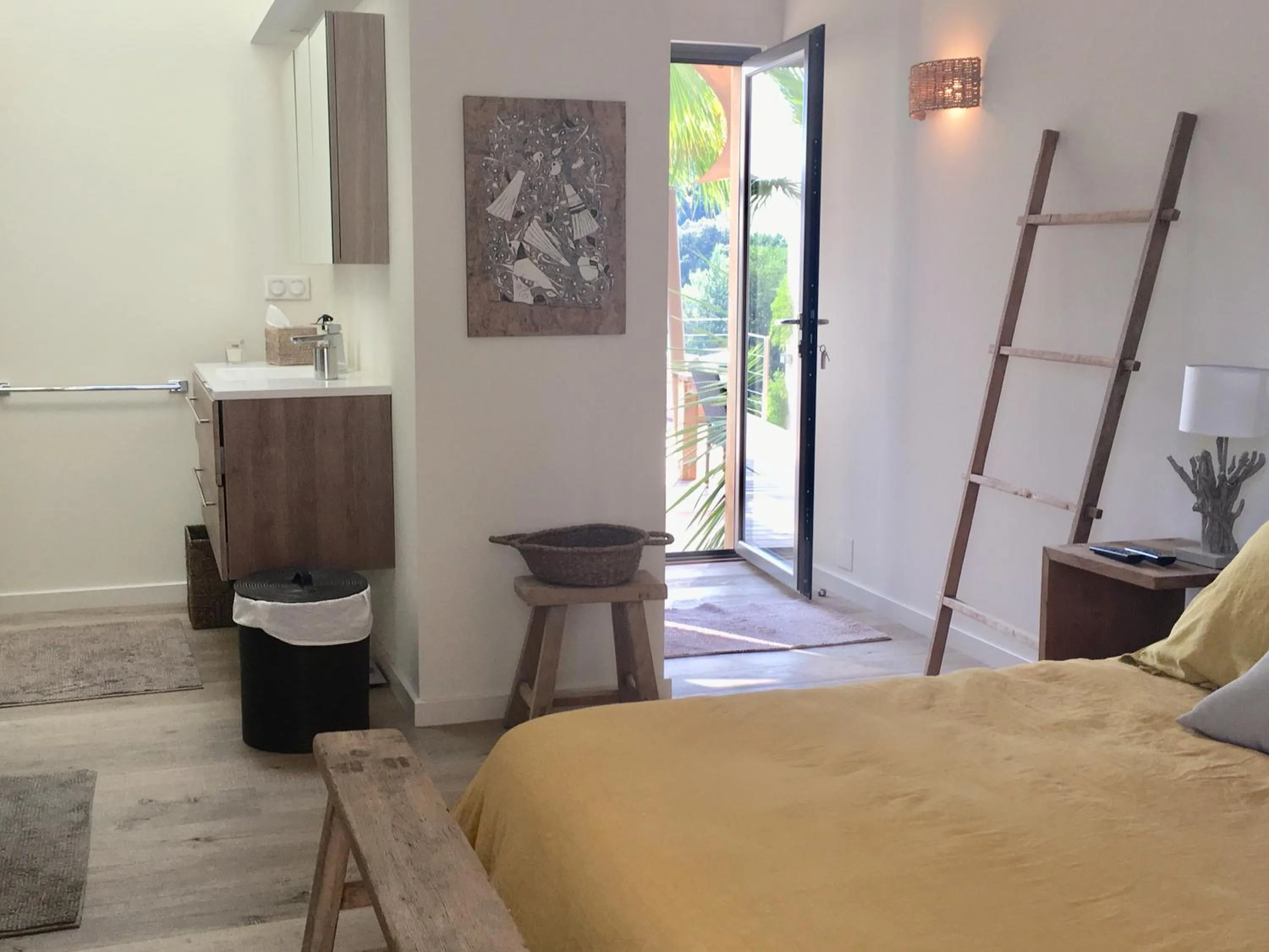 Bed in villa Sant-Anna