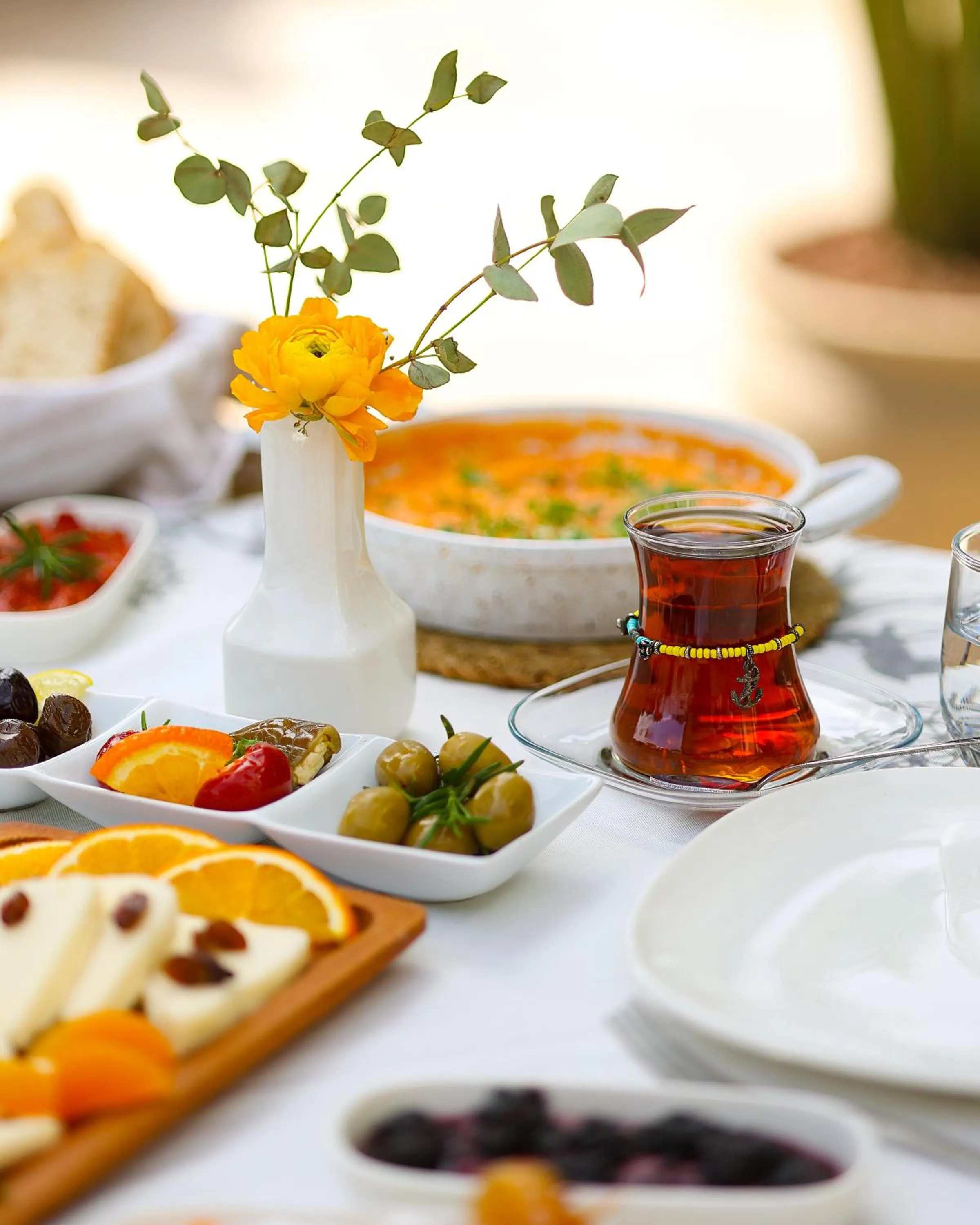 Restaurant/places to eat in AlaBora Hotel