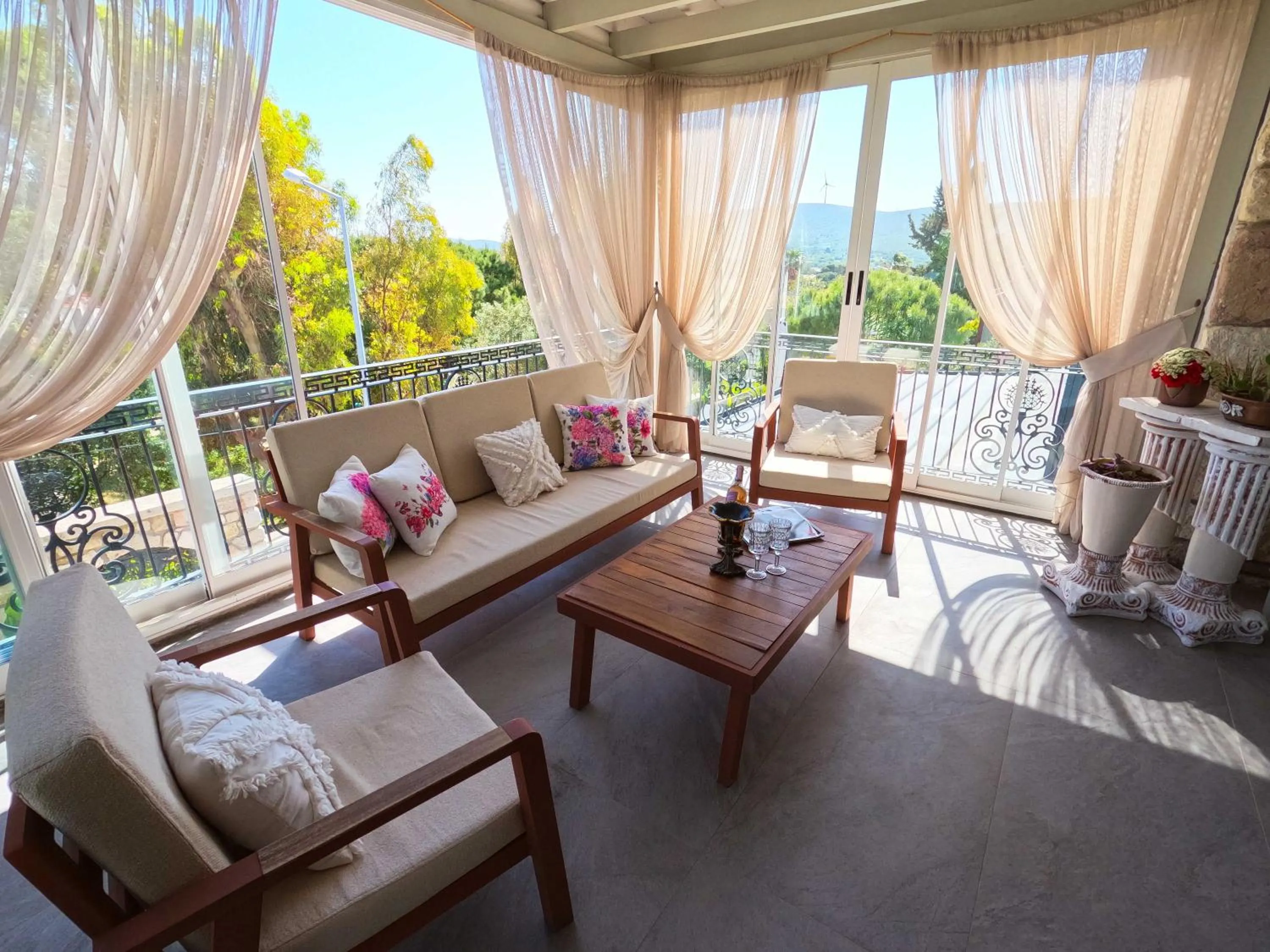 Patio in AlaBora Hotel