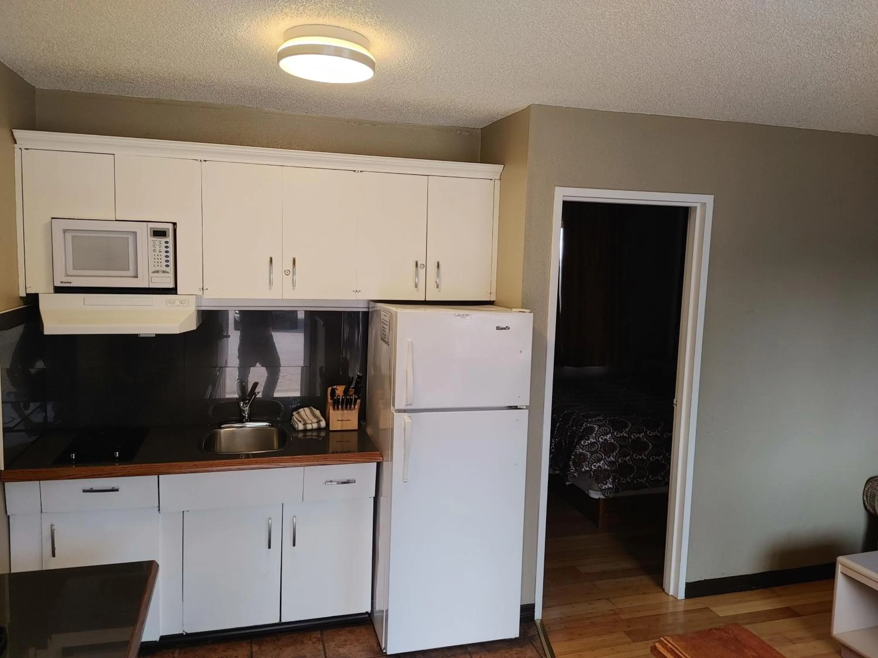 Kitchen or kitchenette in Magnuson Hotel Creston