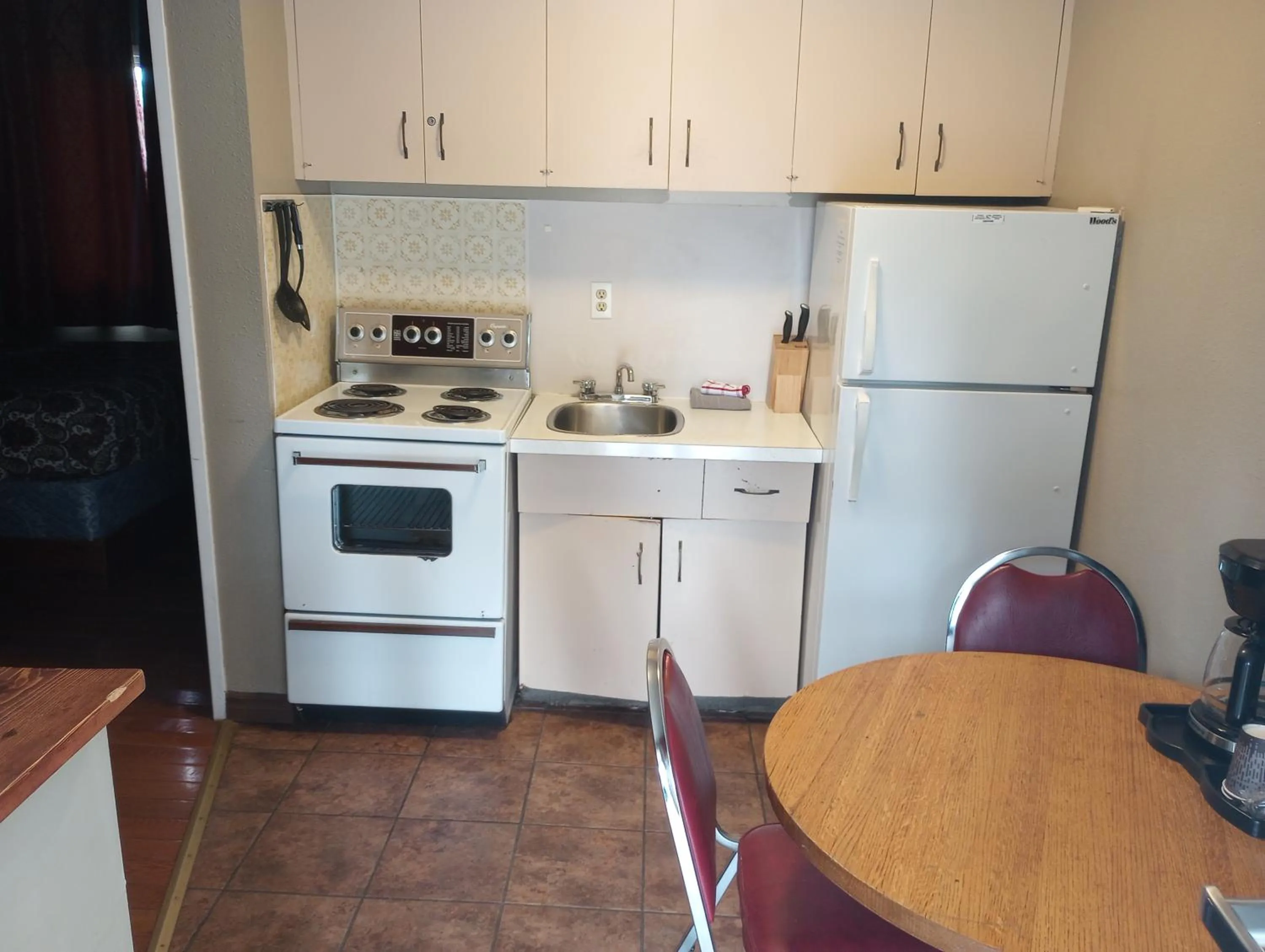 Kitchen or kitchenette in Magnuson Hotel Creston
