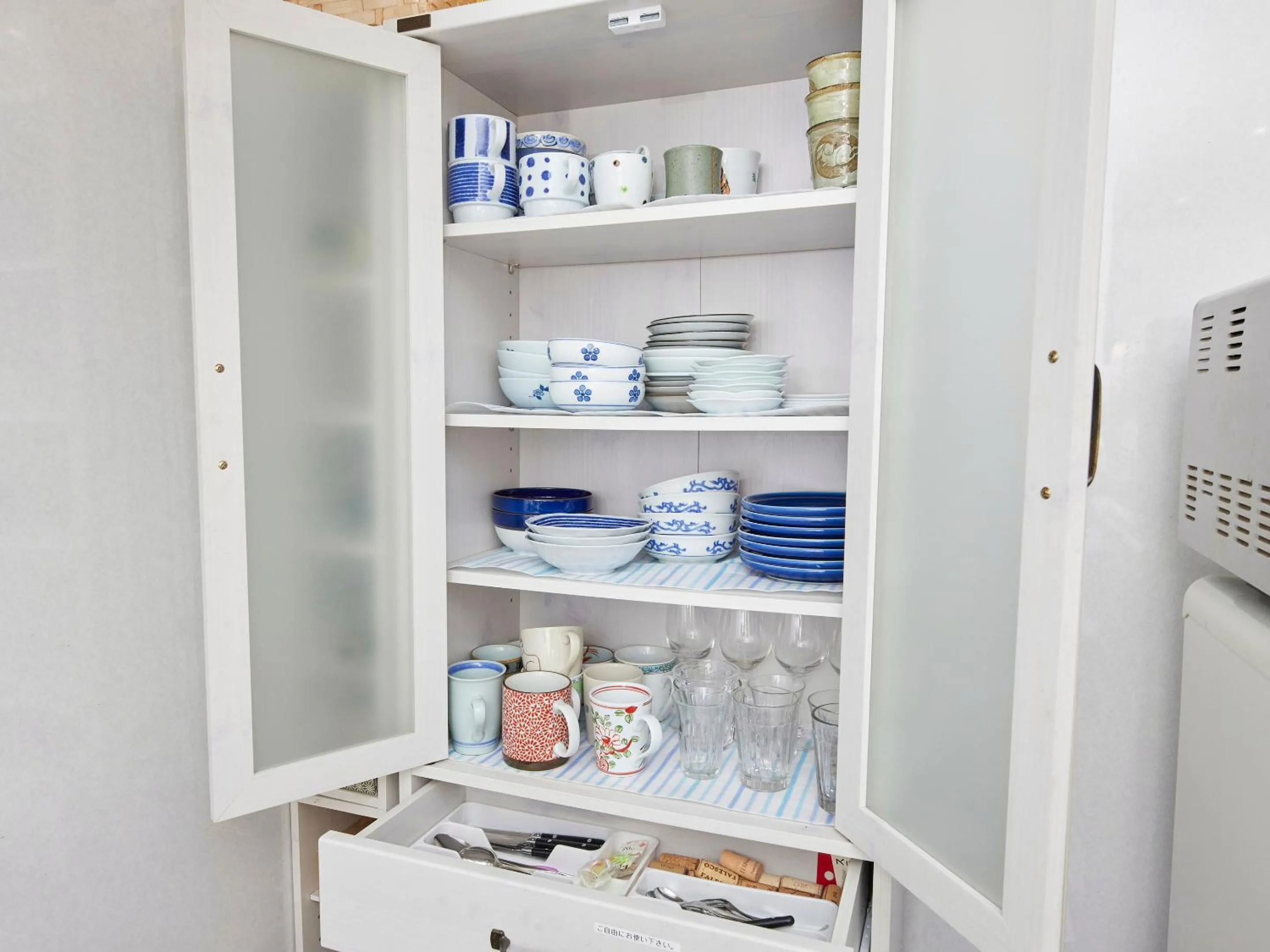 Communal kitchen in Itosima Guesthouse TOMO