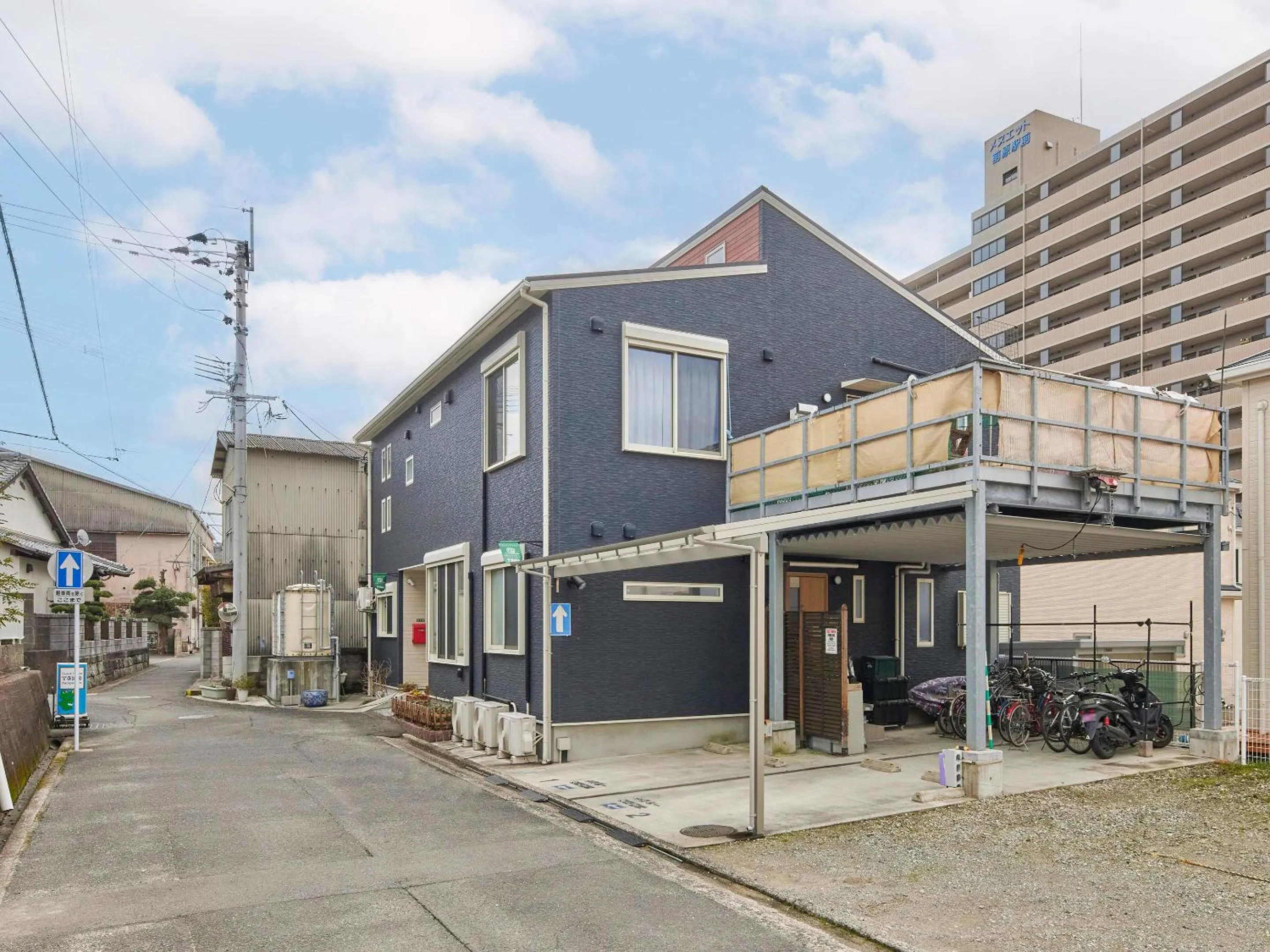 Property building in Itosima Guesthouse TOMO