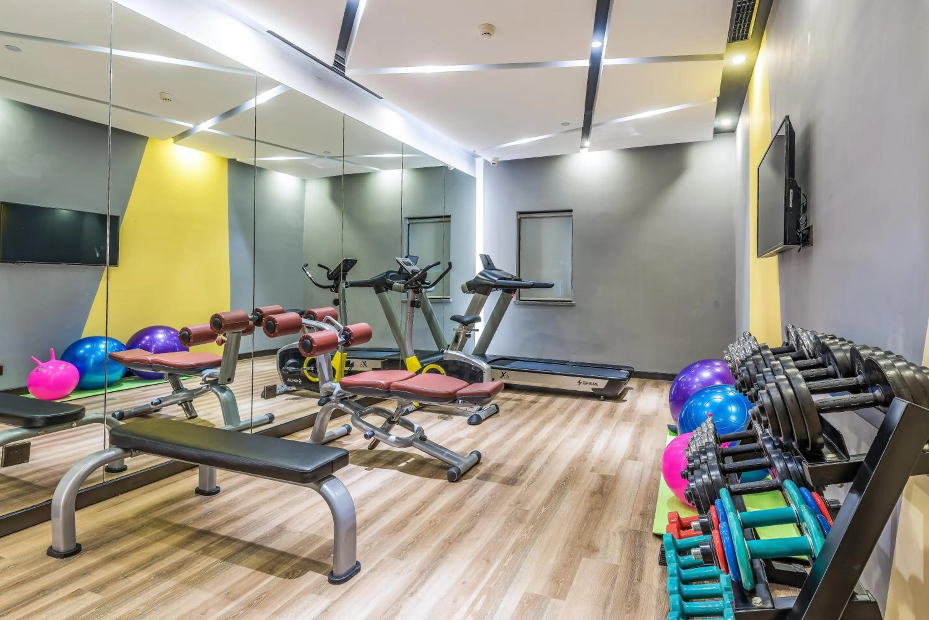 Fitness centre/facilities in Atour Hotel Hangzhou West Lake