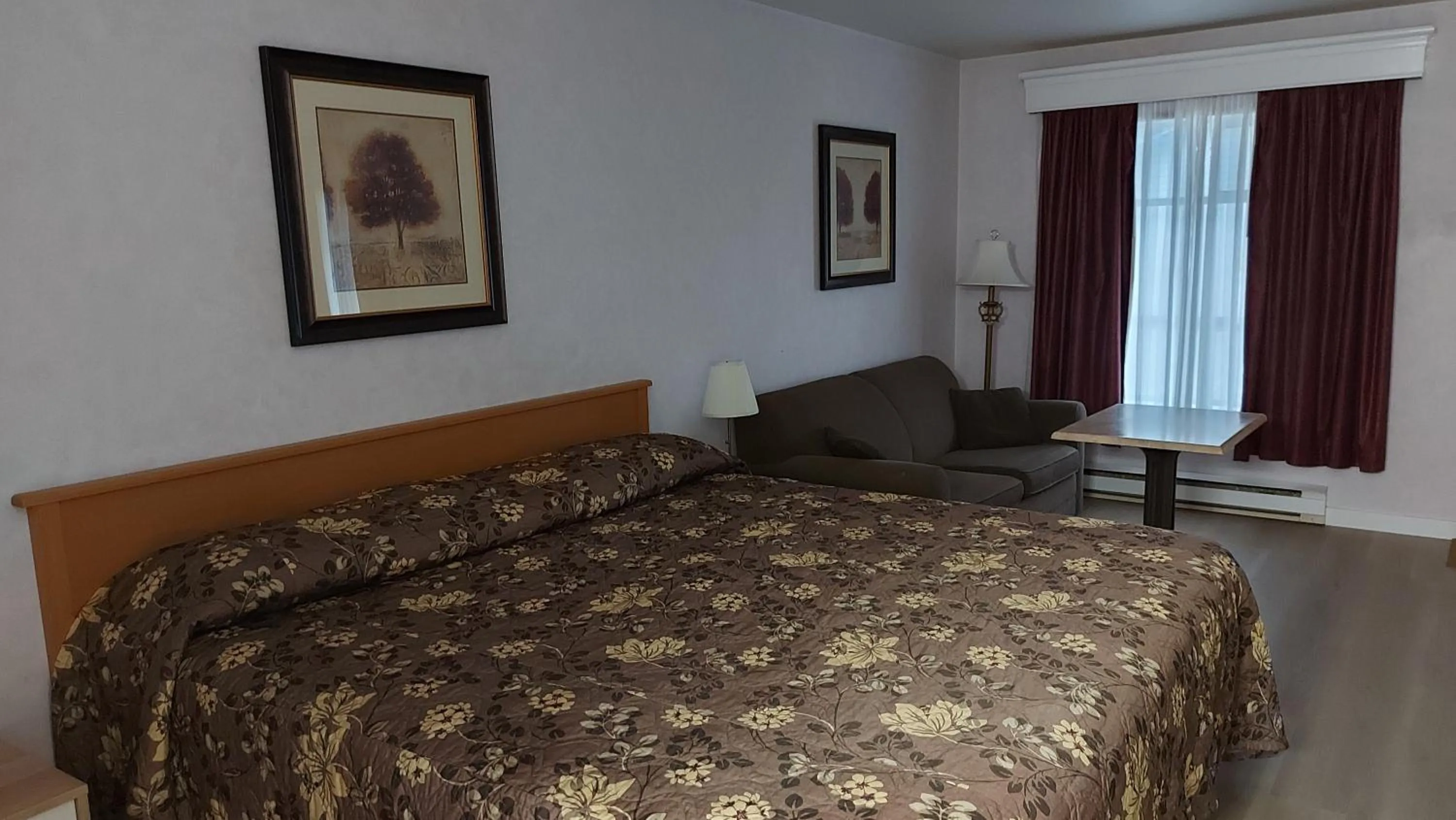 Photo of the whole room, Bed in Heritage Inn