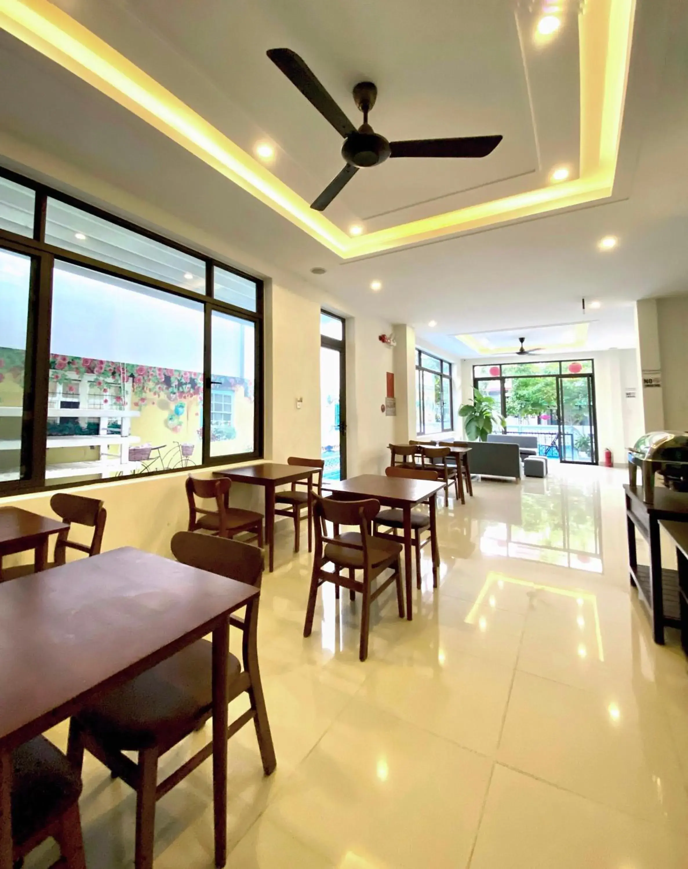 Restaurant/places to eat in Grand Holiday Hoian Villa Restaurant/places to eat in Grand Holiday Hoian Villa