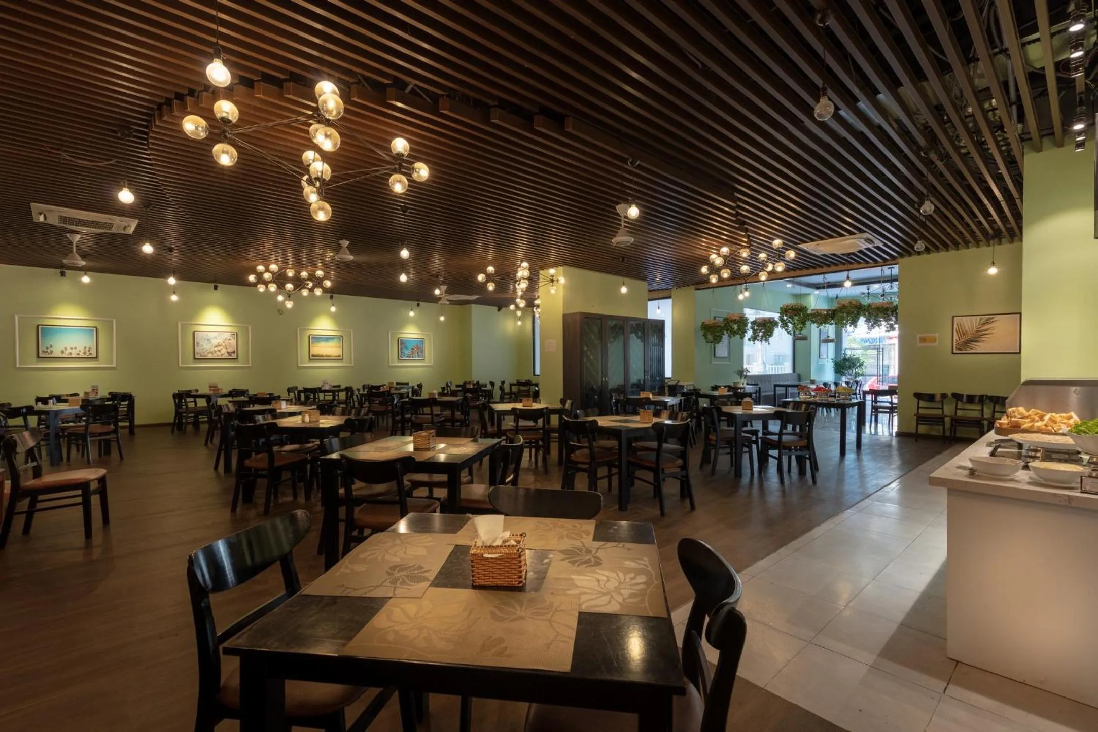 Restaurant/places to eat in Nha Trang Moony Hotel