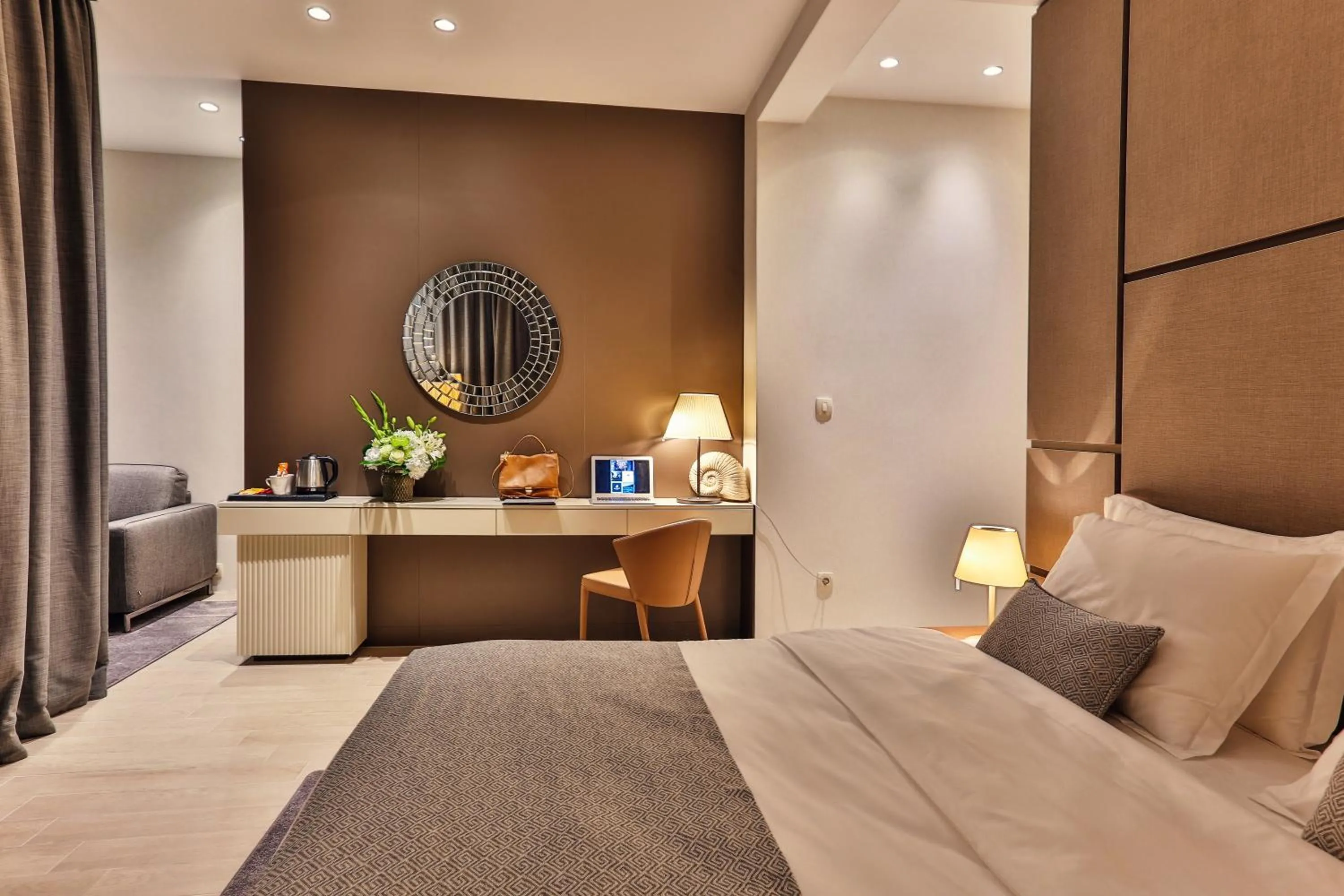 Bed in Avanti Hotel & Spa