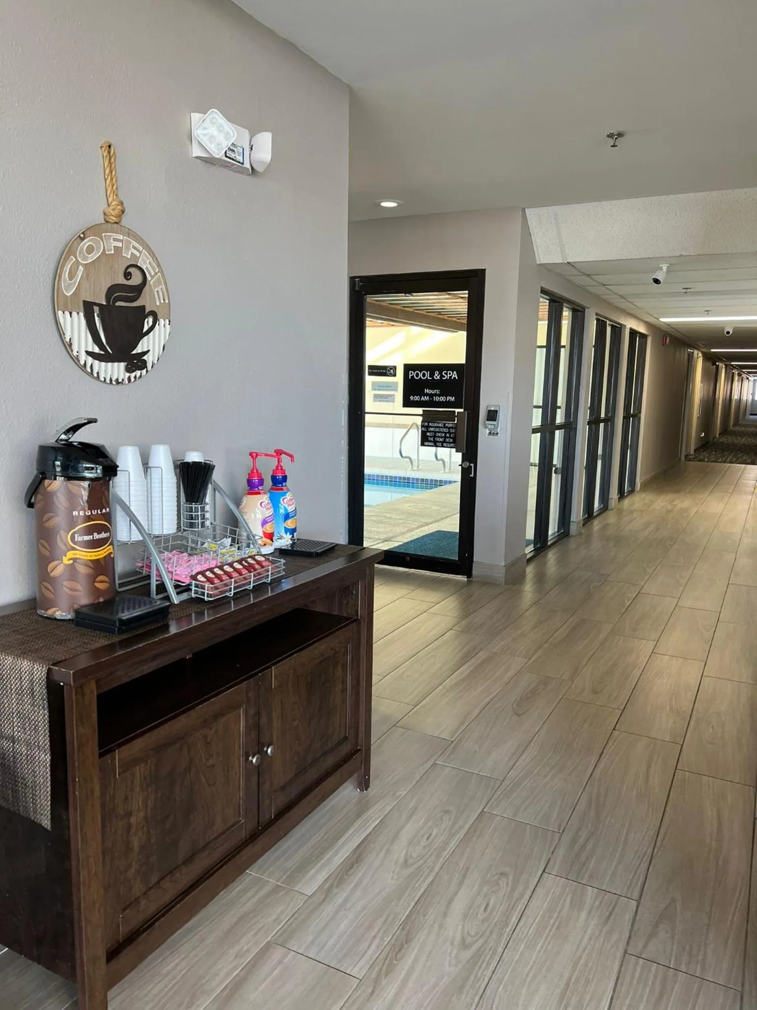 Coffee/tea facilities in Super 8 by Wyndham Watertown WI