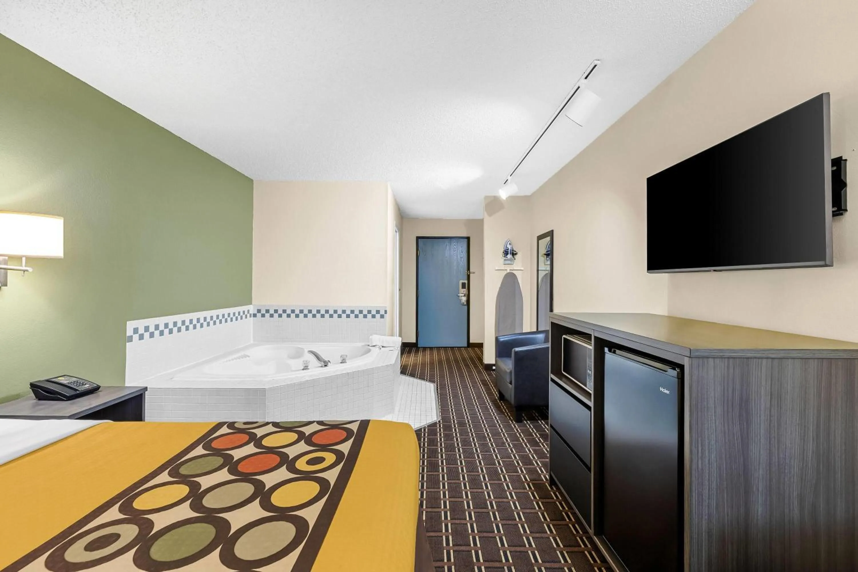 Bed in Super 8 by Wyndham Watertown WI