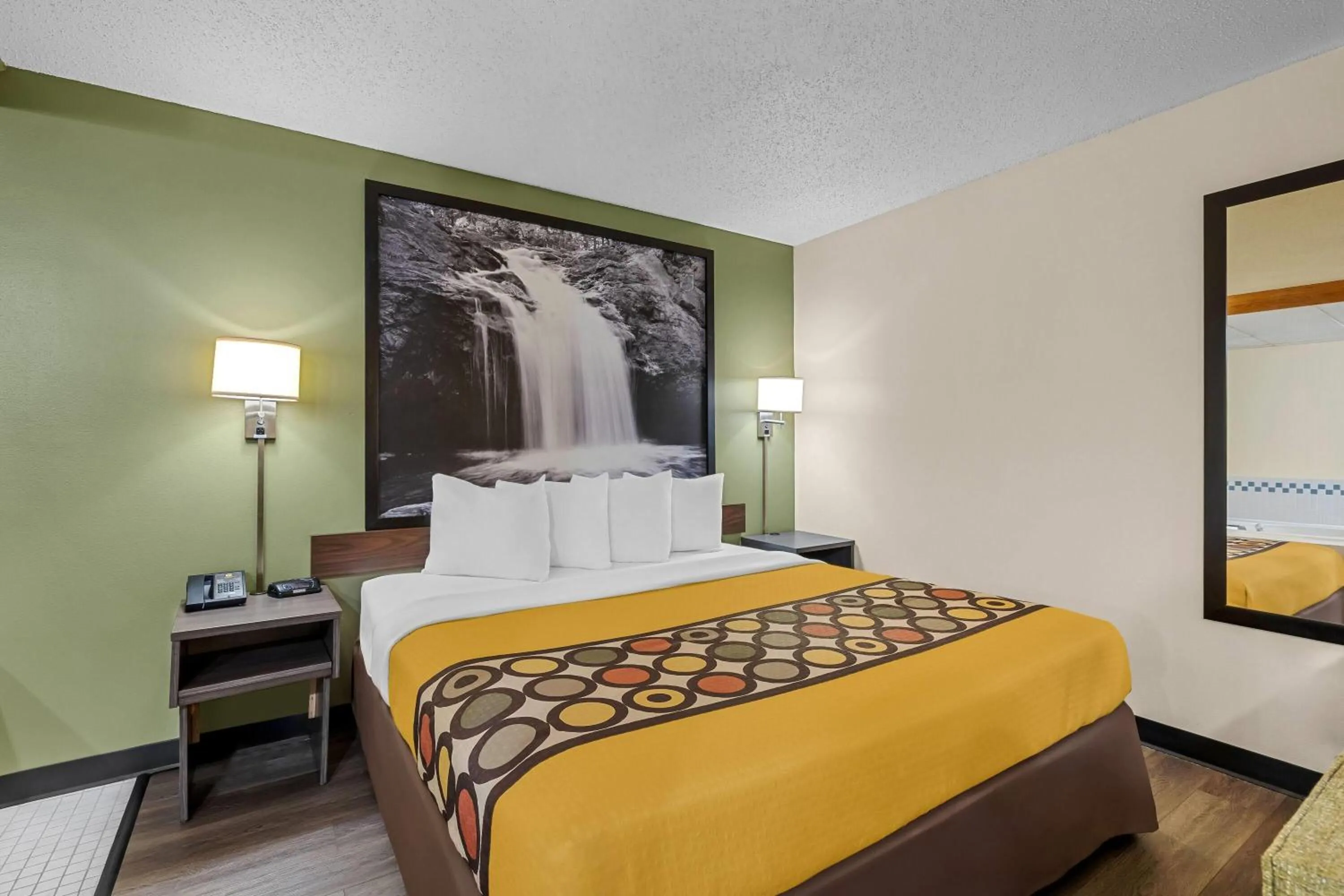 Photo of the whole room, Bed in Super 8 by Wyndham Watertown WI