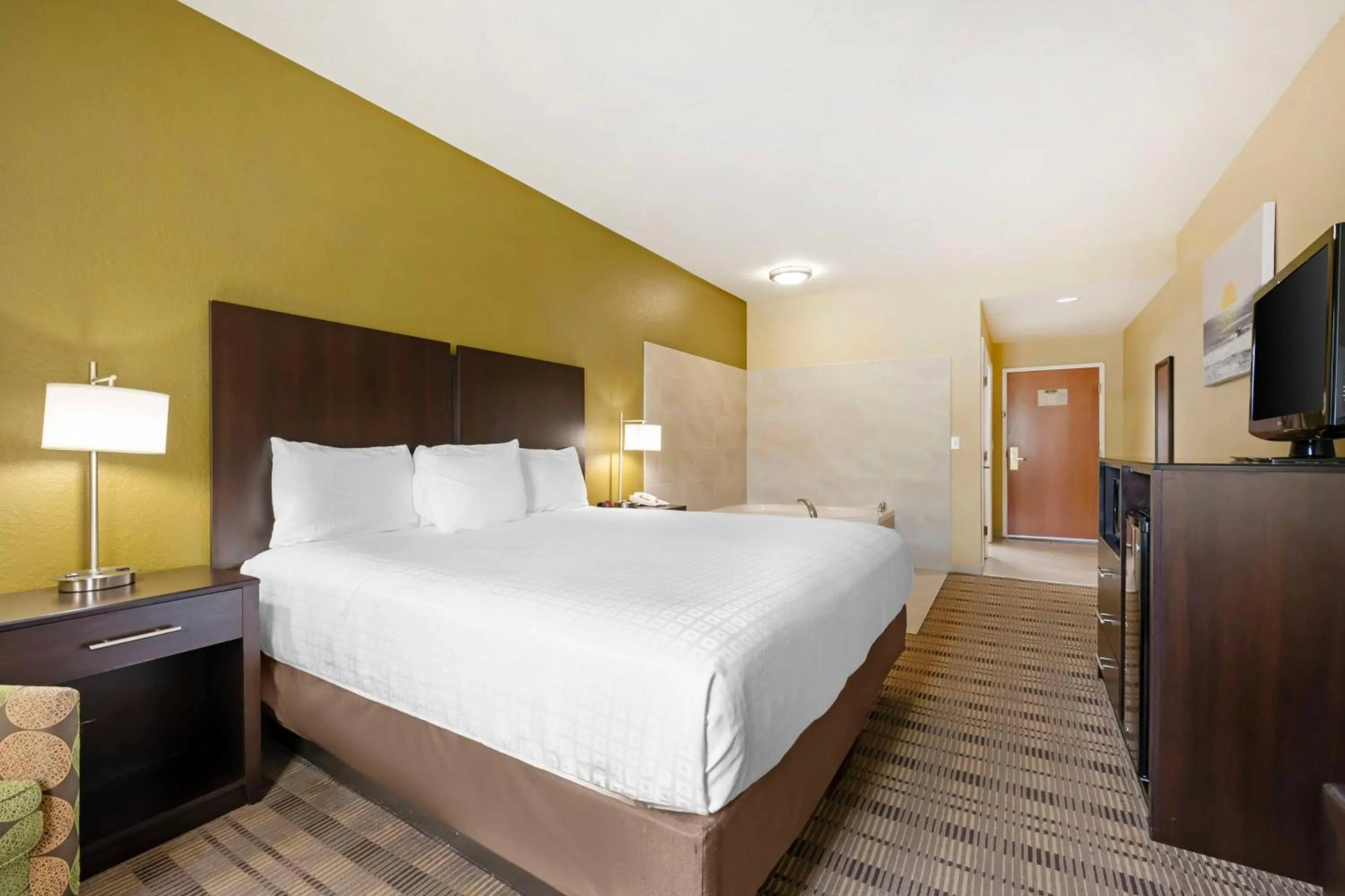 Bedroom, Bed in Best Western Edgewater Inn