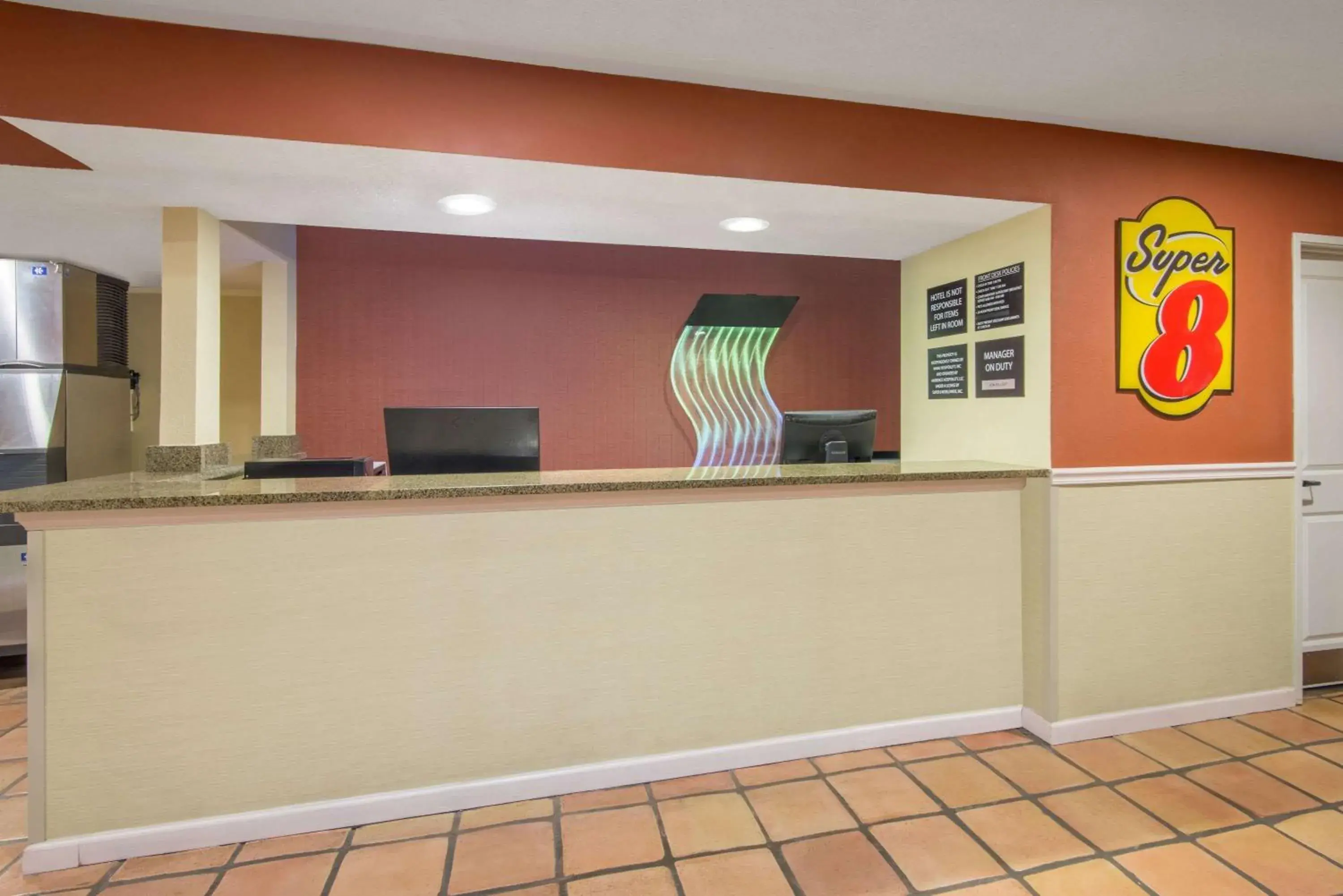 Lobby or reception in Super 8 by Wyndham Portales Lobby or reception in Super 8 by Wyndham Portales