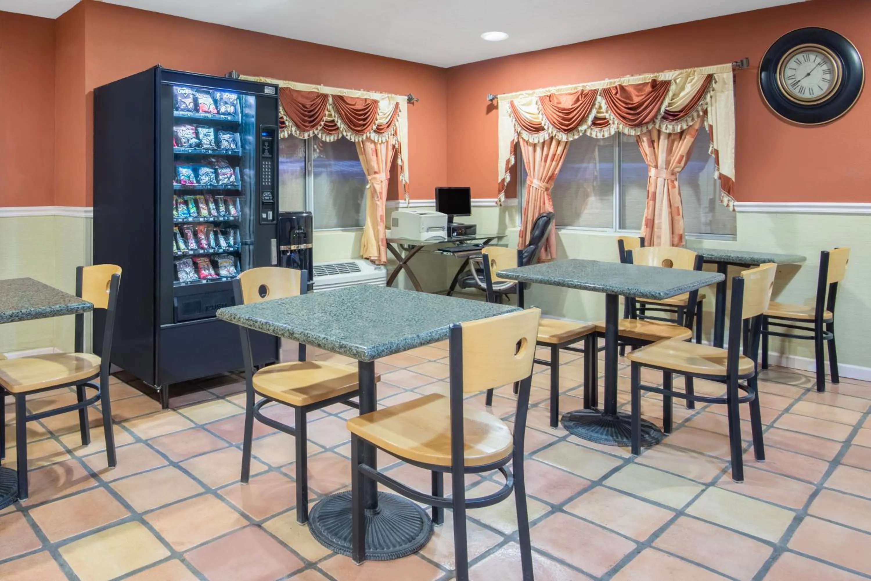 Continental breakfast in Super 8 by Wyndham Portales