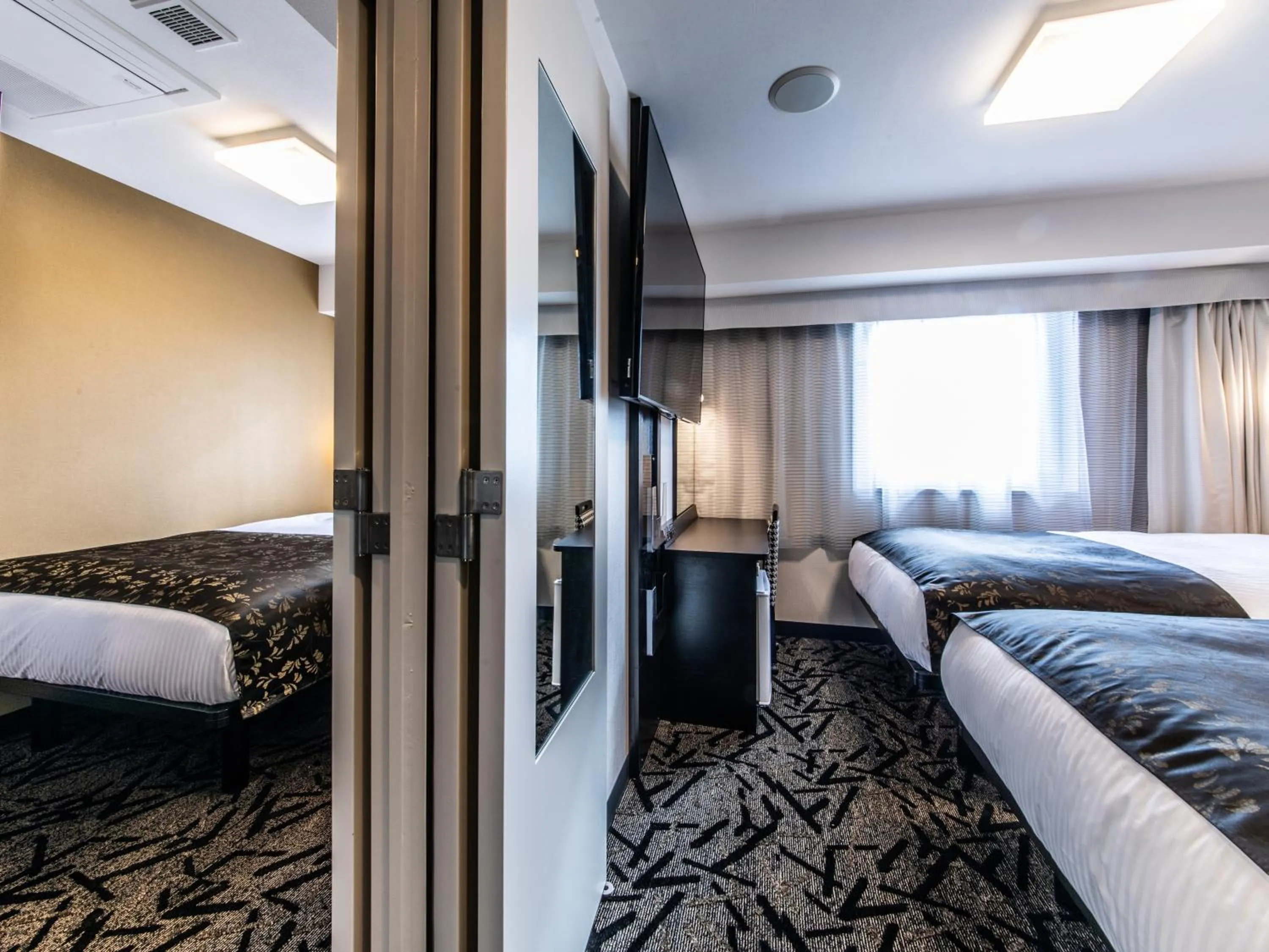 Bed in APA Hotel & Resort Midosuji Hommachi Ekimae Tower